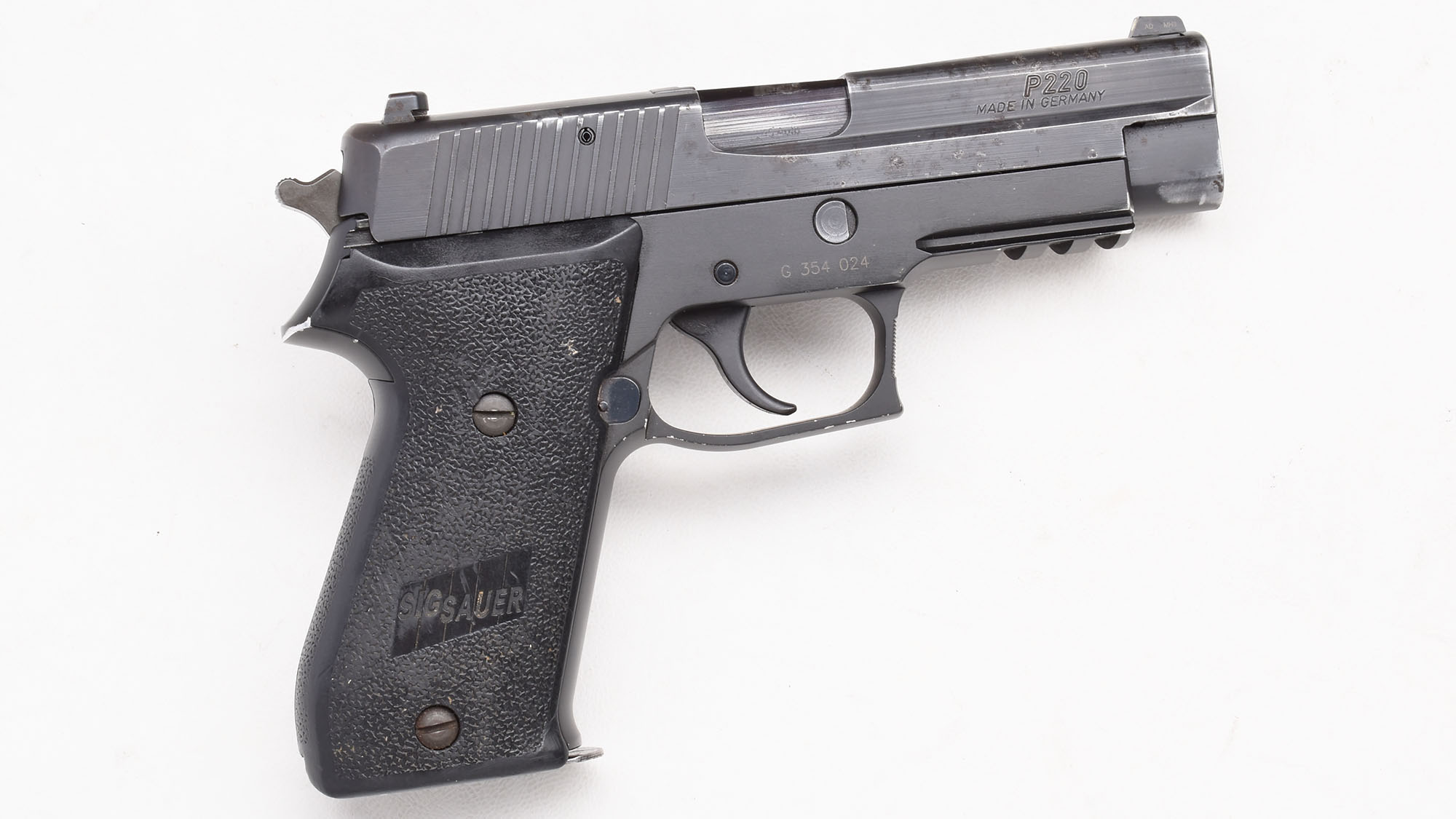 SIG Sauer ~ P220 ~ .45 Auto - Sig Sauer