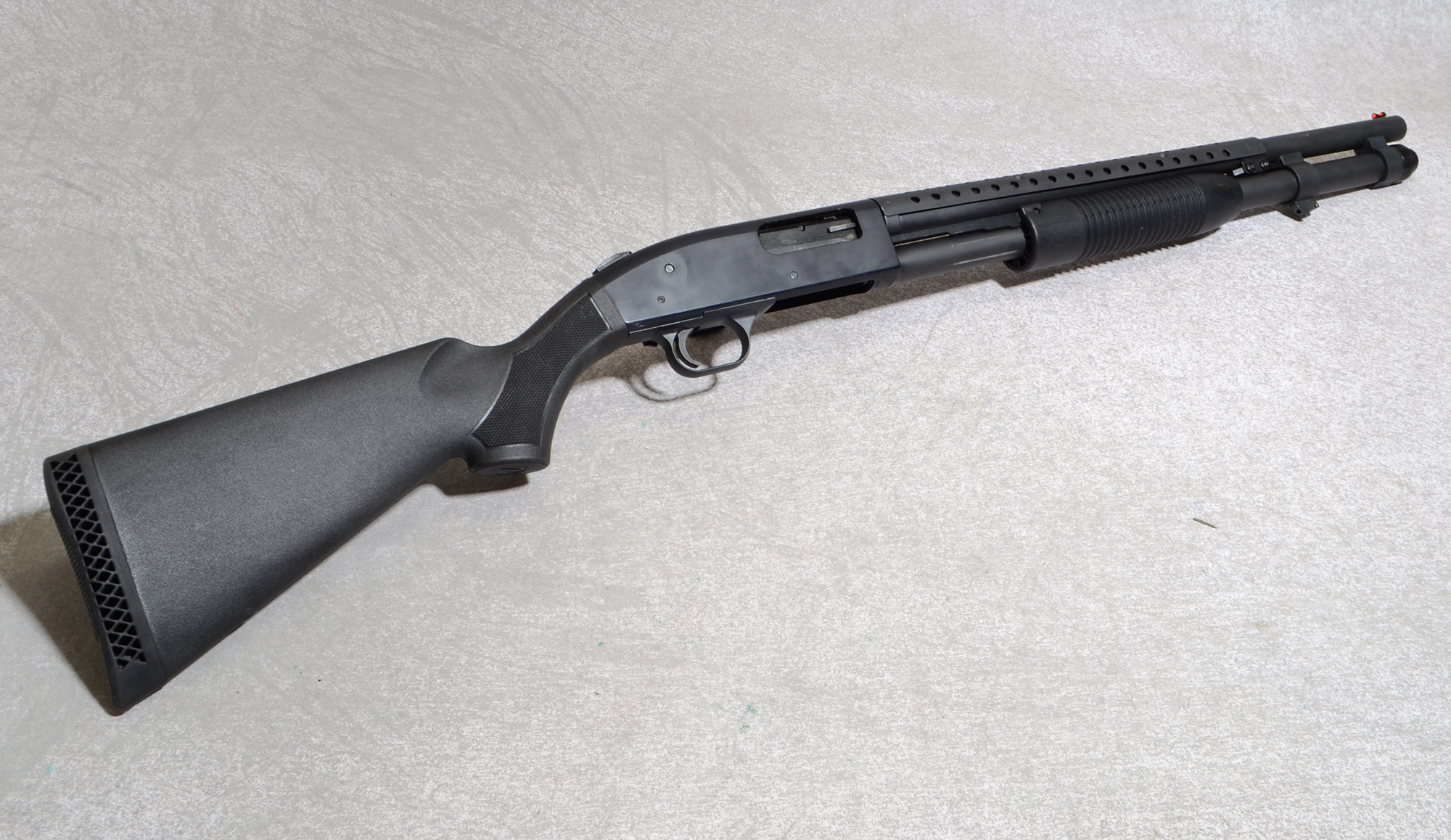Mossberg 590 Shotgun. 12 Gauge, 20 inch Barrel - Mossberg