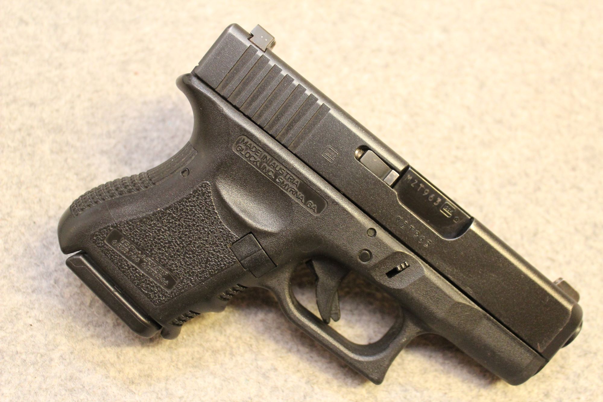 Image of Glock ~ 27 ~ .40 S&W