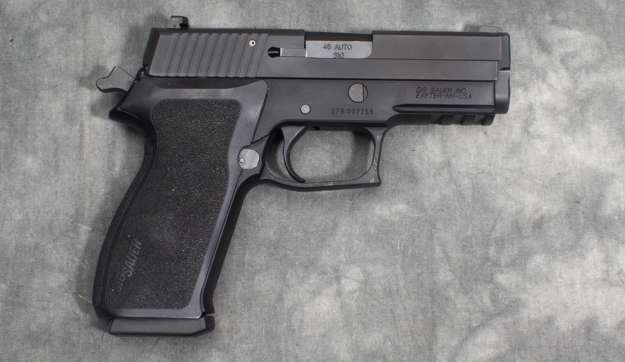 SIG SAUER ~ P220 ~ .45 AUTO - Sig Sauer