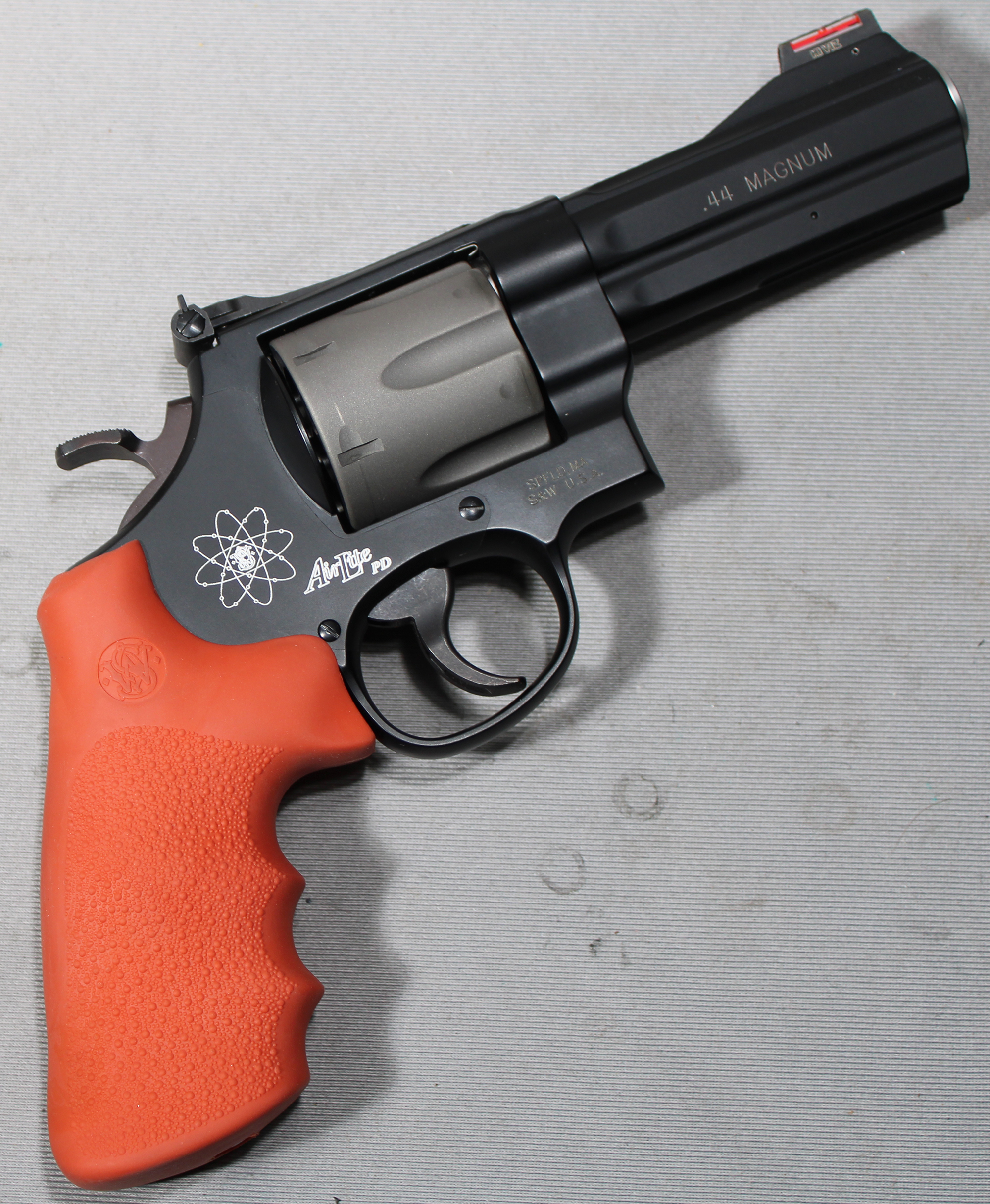 Image of Smith & Wesson ~ Model 329PD Air-Lite ~ .44 Magnum
