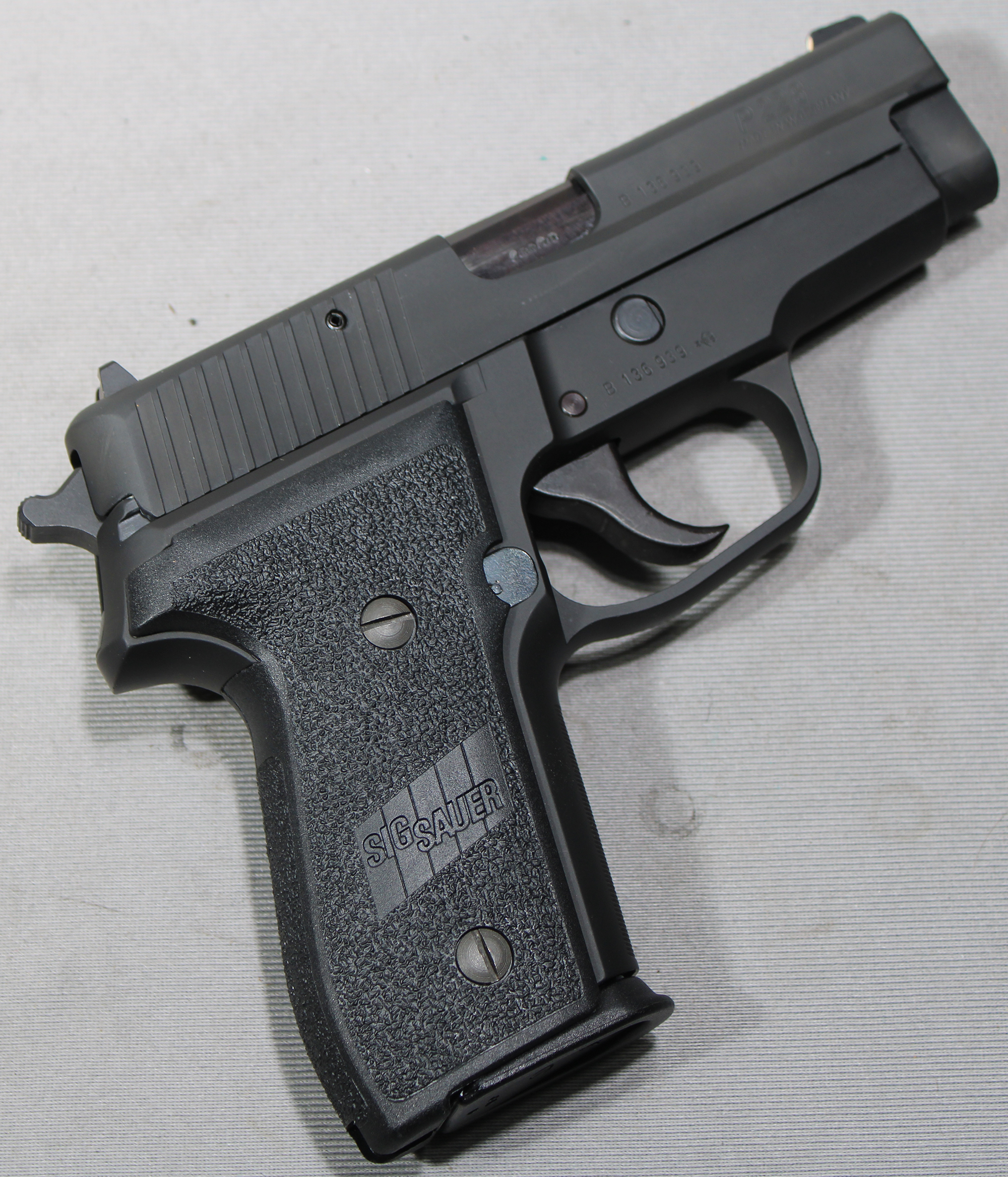 Image of SIG Sauer ~ P228 ~ 9mm