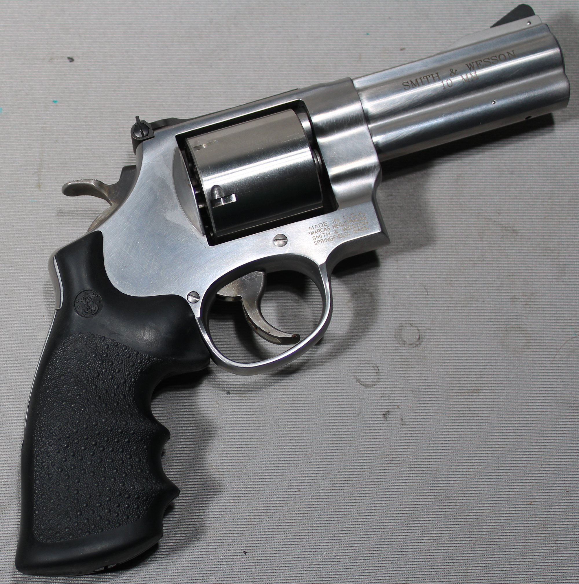 Image of Smith & Wesson ~ Model 610-2 ~ 10mm Auto