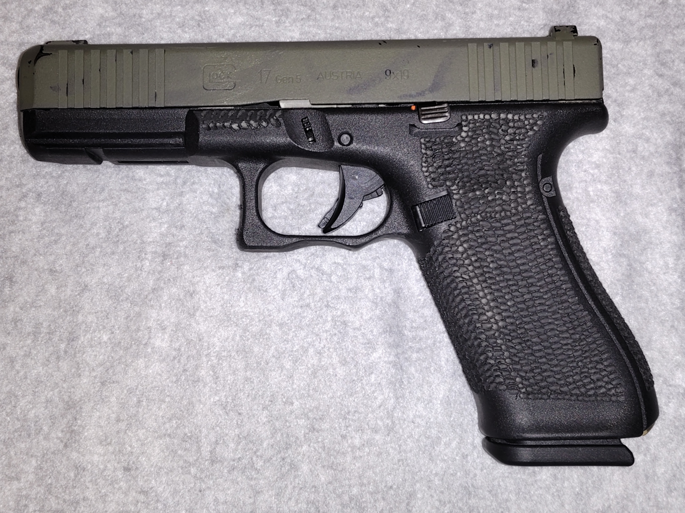 GLOCK ~ 17 ~ 9MM LUGER - Glock