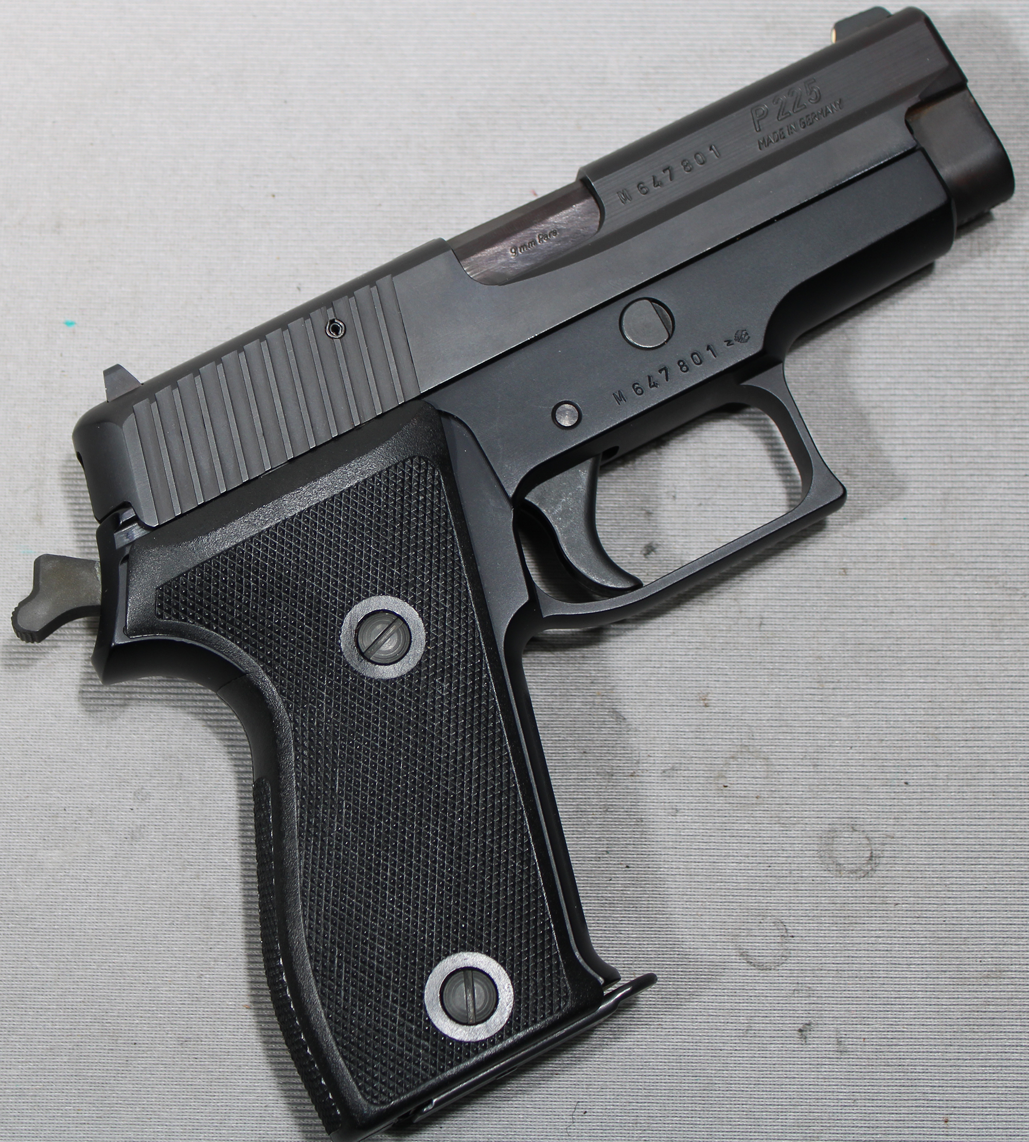 SIG Sauer ~ P225 ~ 9mm - Sig Sauer