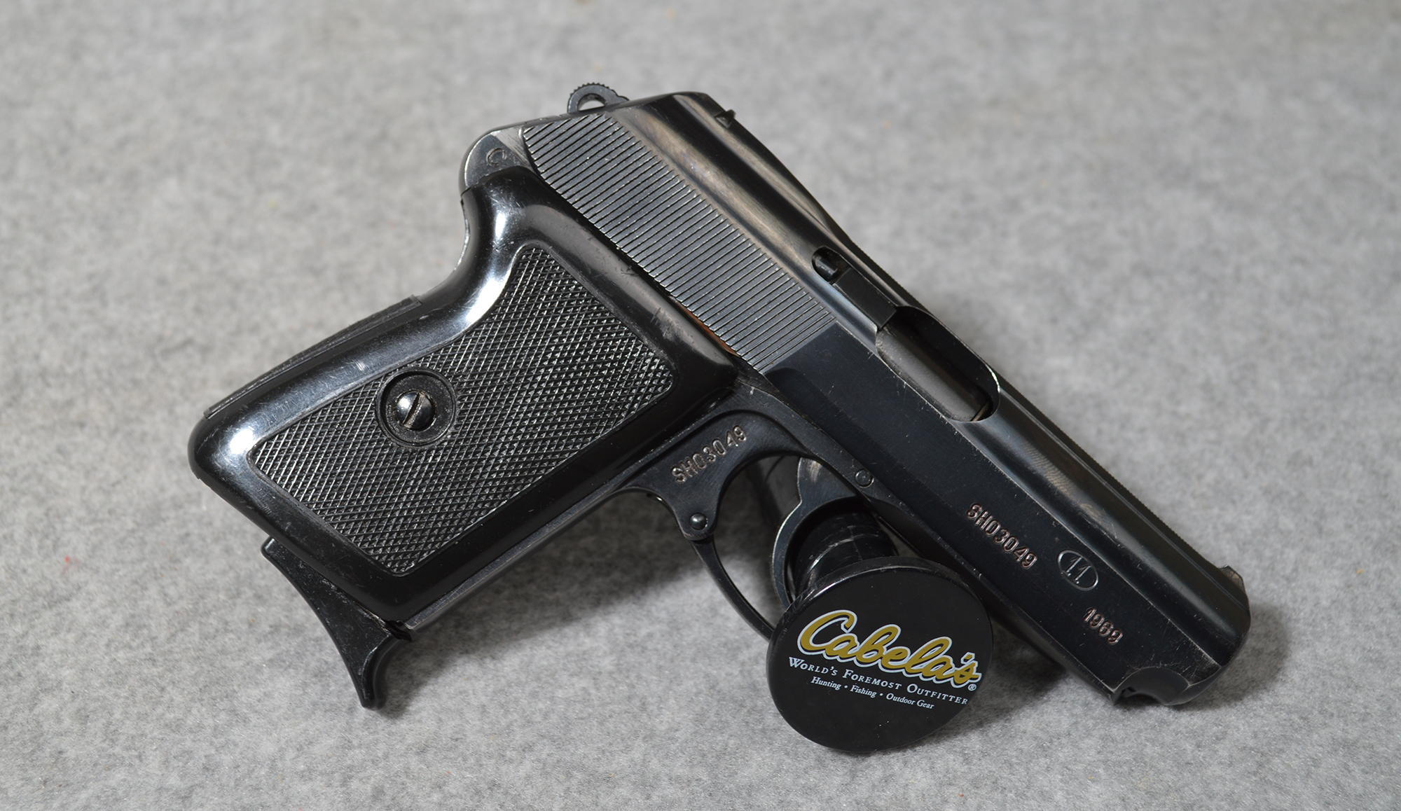 Image of Makarov ~ P-64 ~ 9 MM makarov