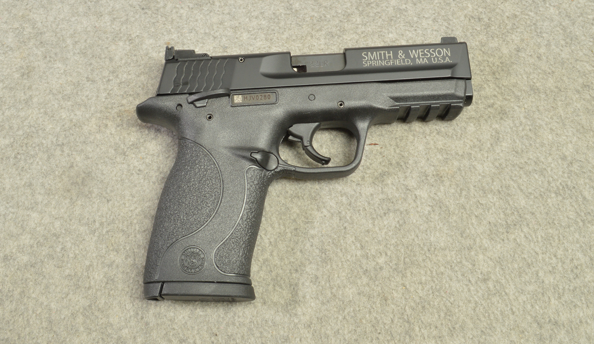 Smith &amp;Wesson ~ M&amp;ampP 22 Compact ~ .22 LR - Smith & Wesson