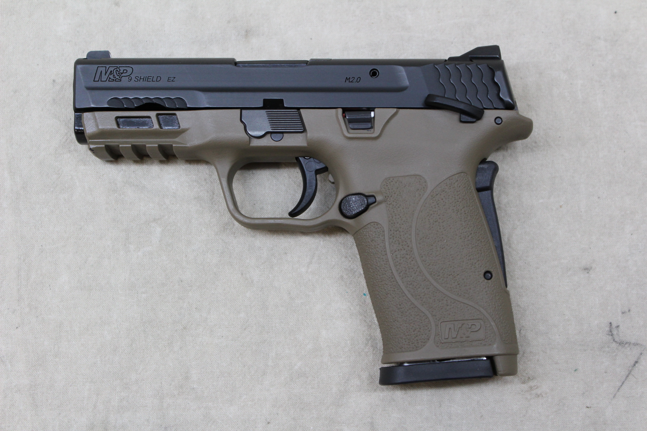 Smith &Wesson M&ampP9 Shield EZ ~ 9mm Luger ~ - Smith & Wesson