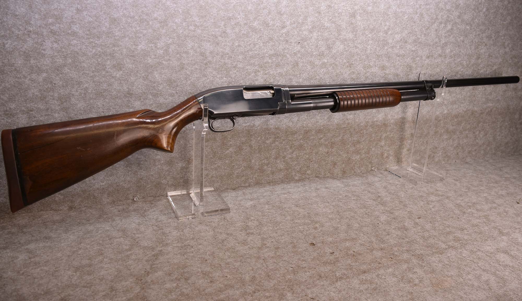 WINCHESTER ~ MODEL 12 ~ 12 GAUGE - Winchester