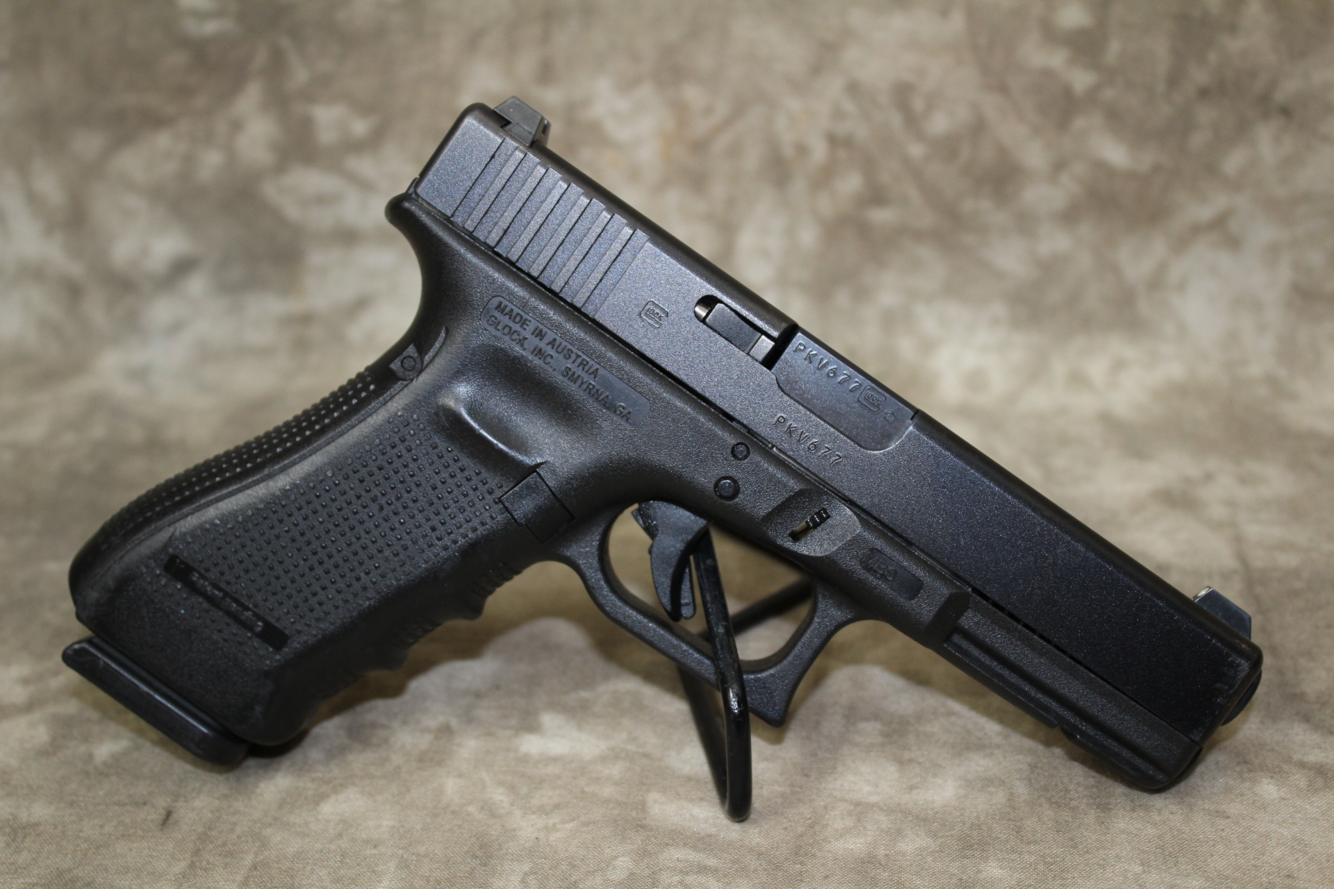 Glock~17 Gen 4~9mm Luger - Glock