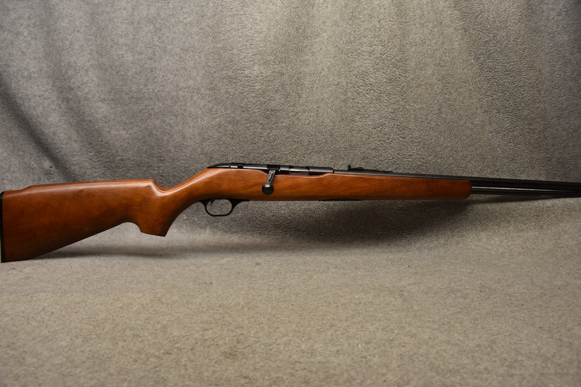 O.F. MOSSBERG ~ NEW HAVEN 246K ~ .22 S, L, LR - 
