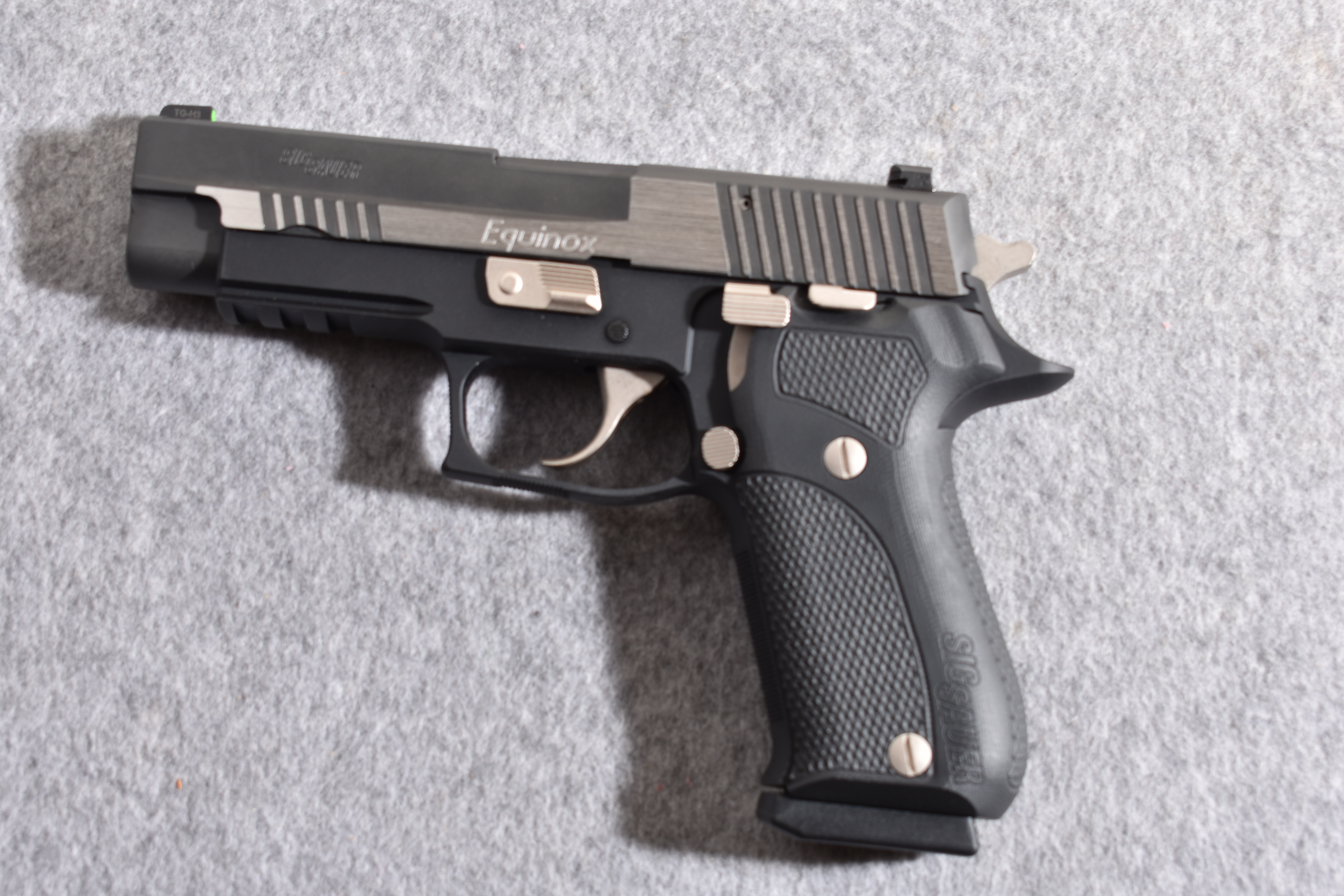 Sig Sauer P220 Elite .45 Auto Semi-Auto Pistol - Sig Sauer