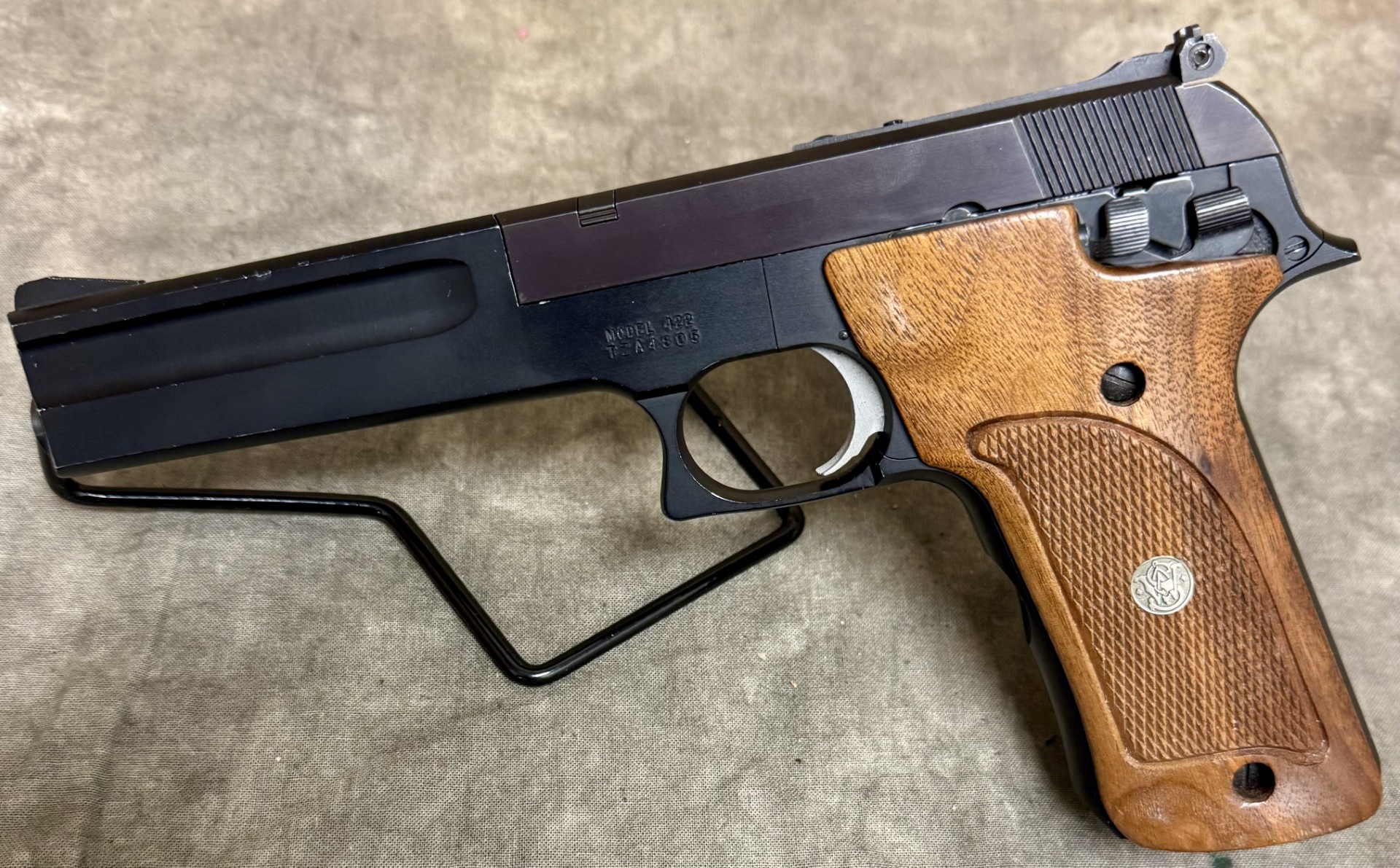 Image of S&W~422~.22 LR