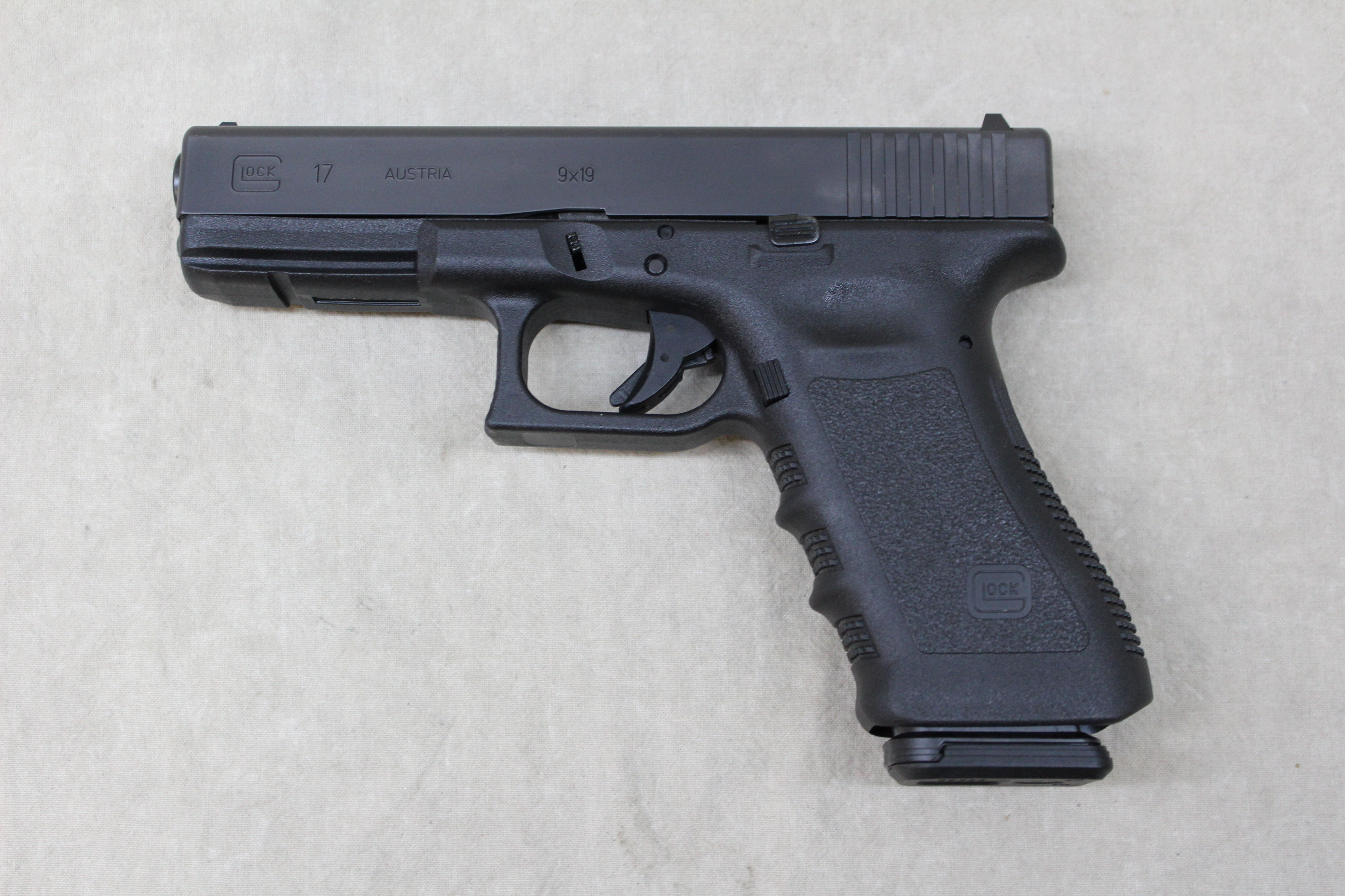 Glock 17 ~ 9mm Luger ~ - Glock