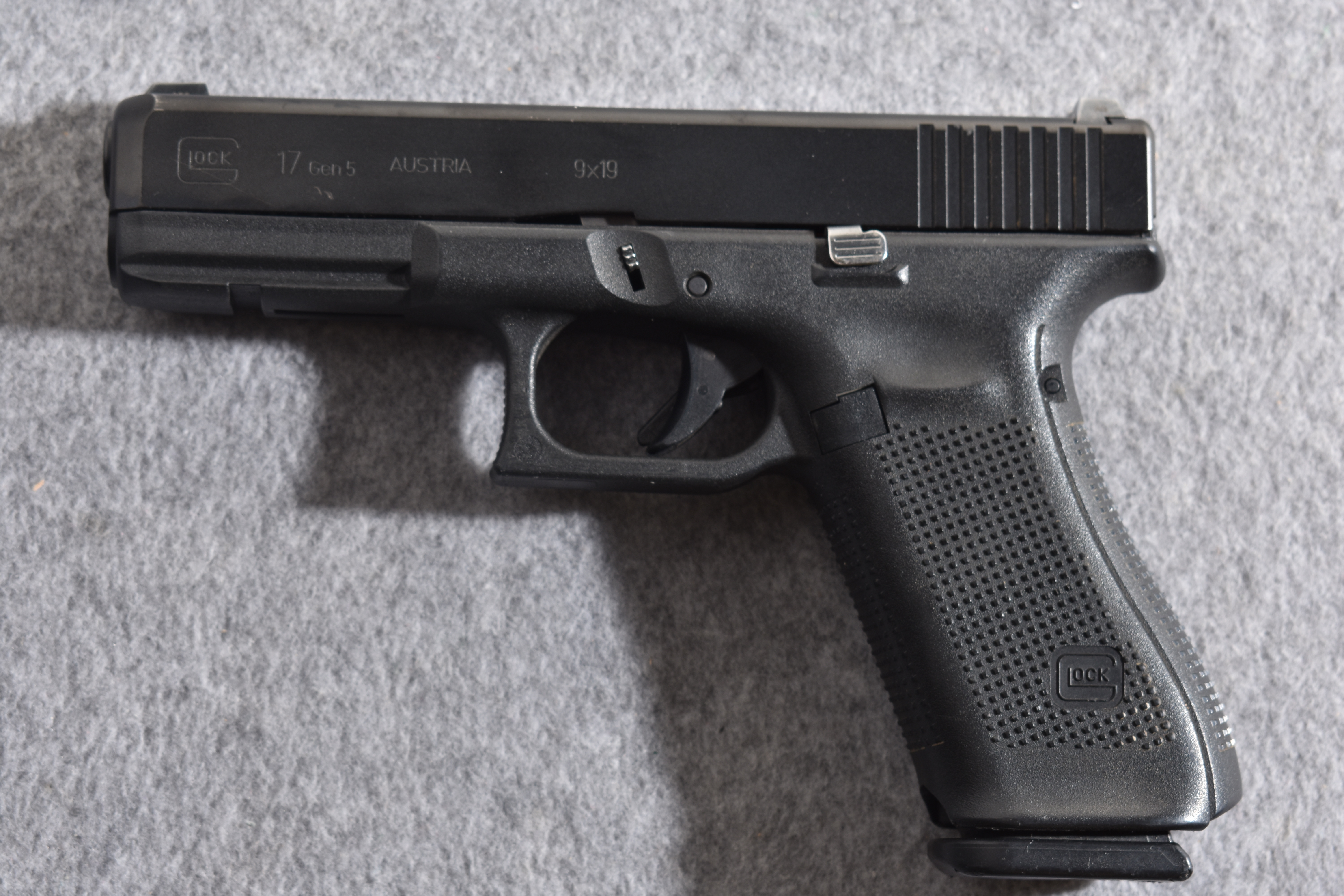 GLOCK ~ 17 GEN 5 ~ 9MM LUGER - Glock