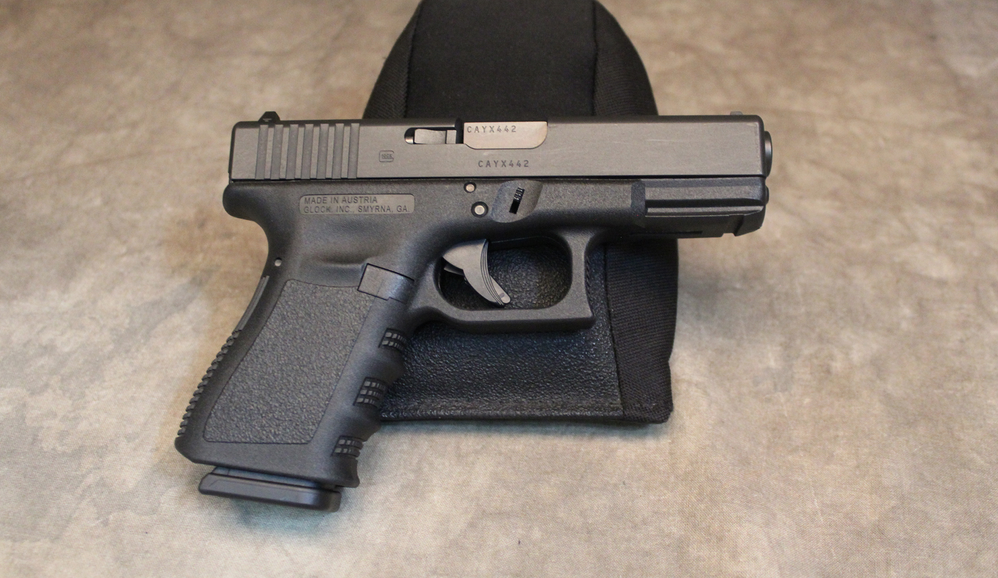 Glock~23~.40 S&ampW - Glock