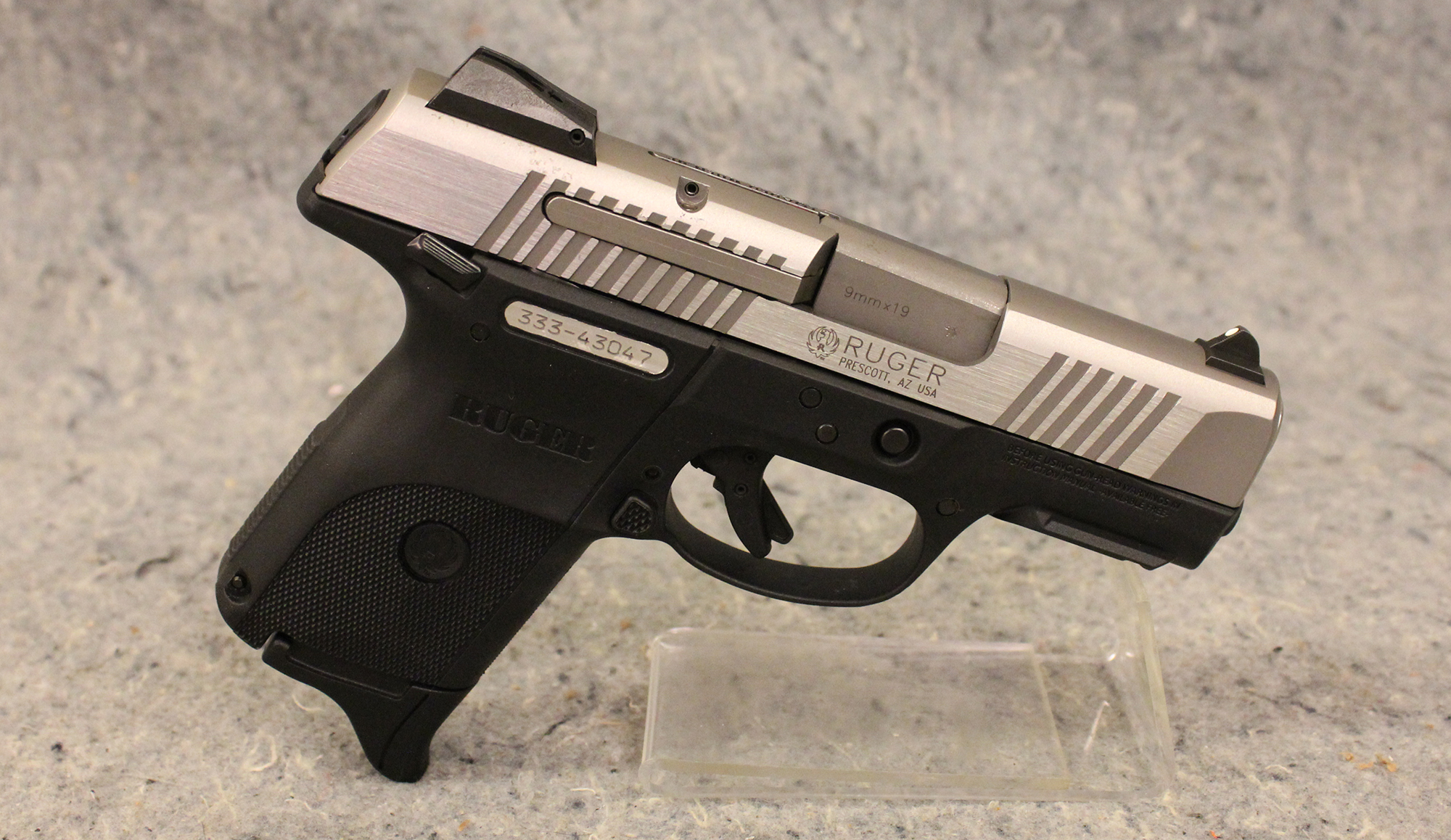 Ruger ~ SR9C ~ 9mm Luger - Ruger
