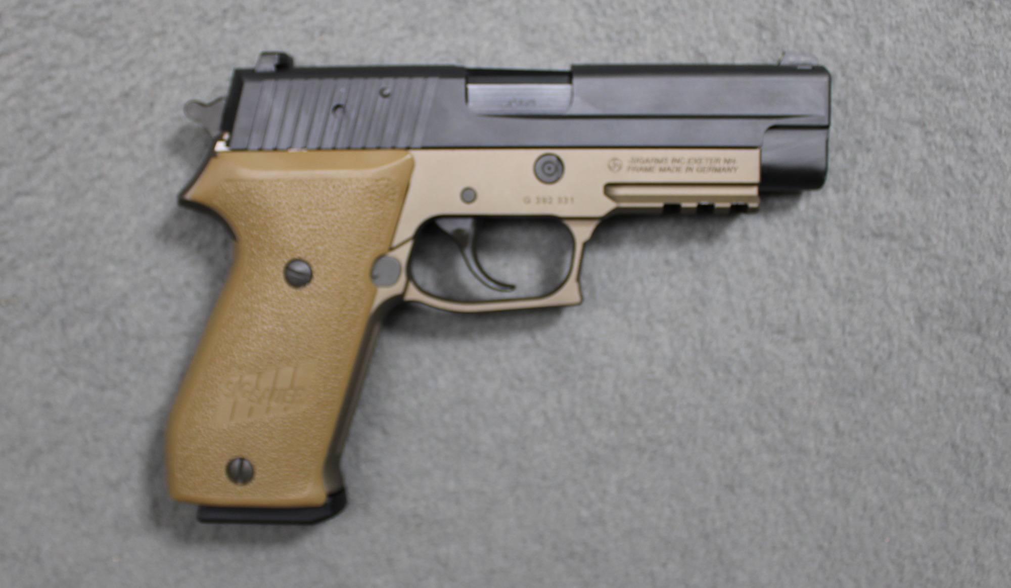 Sig Sauer ~ P220 ~ .45 ACP - Sig Sauer