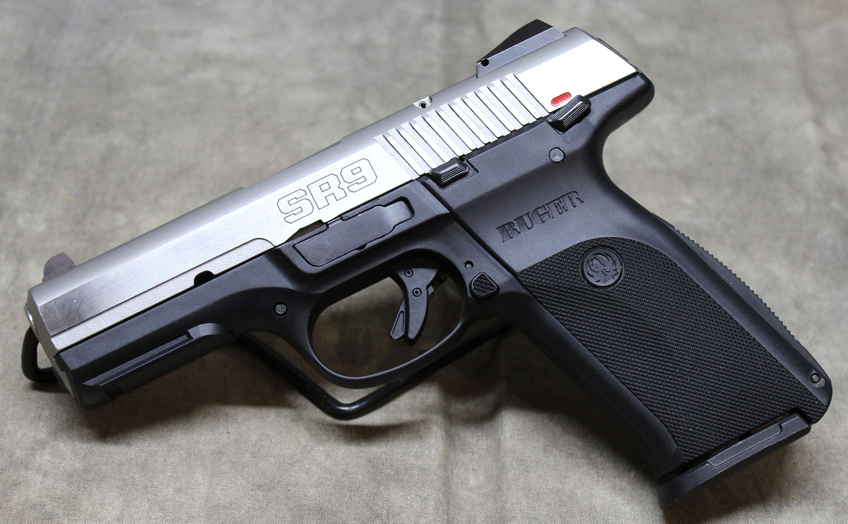 Ruger ~ SR9 ~ 9mm - Ruger