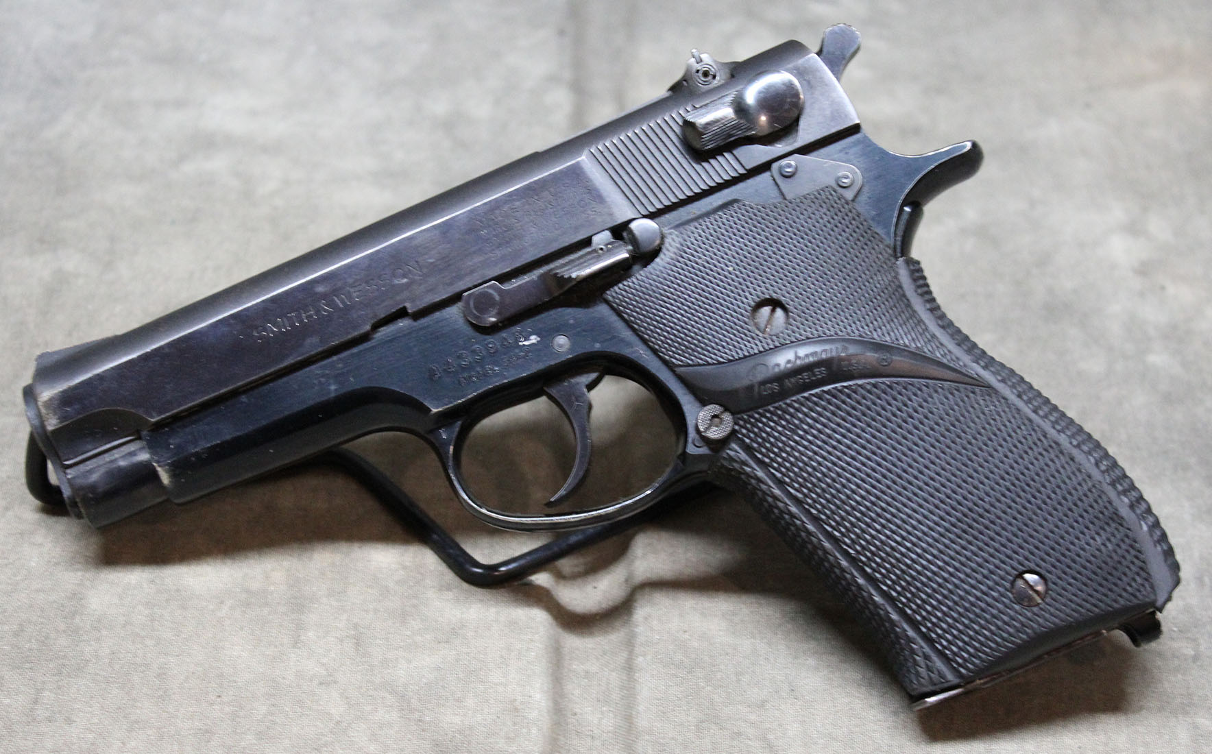 Image of Smith & Wesson ~ 39-2 ~ 9mm