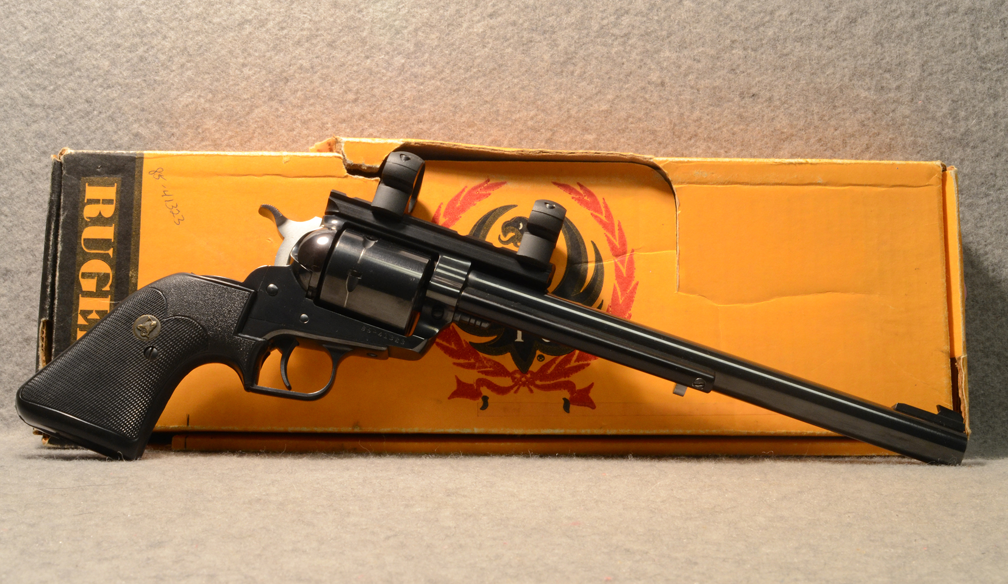 Sturm, Ruger &Co ~ New Model Super Blackhawk ~ .44 Magnum - Ruger