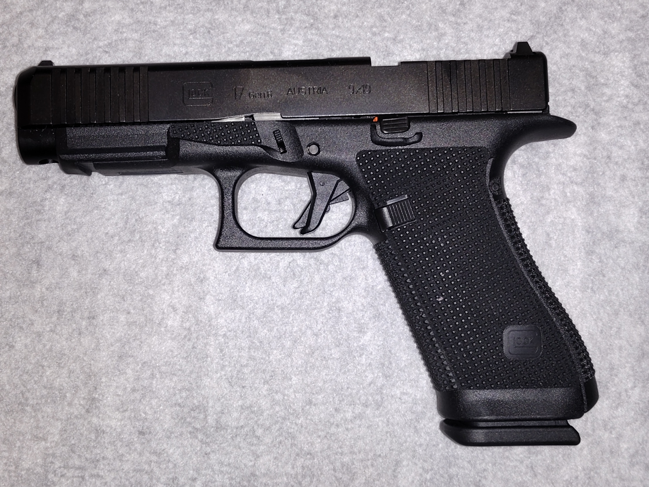 GLOCK ~ 17 ~ 9MM LUGER - Glock
