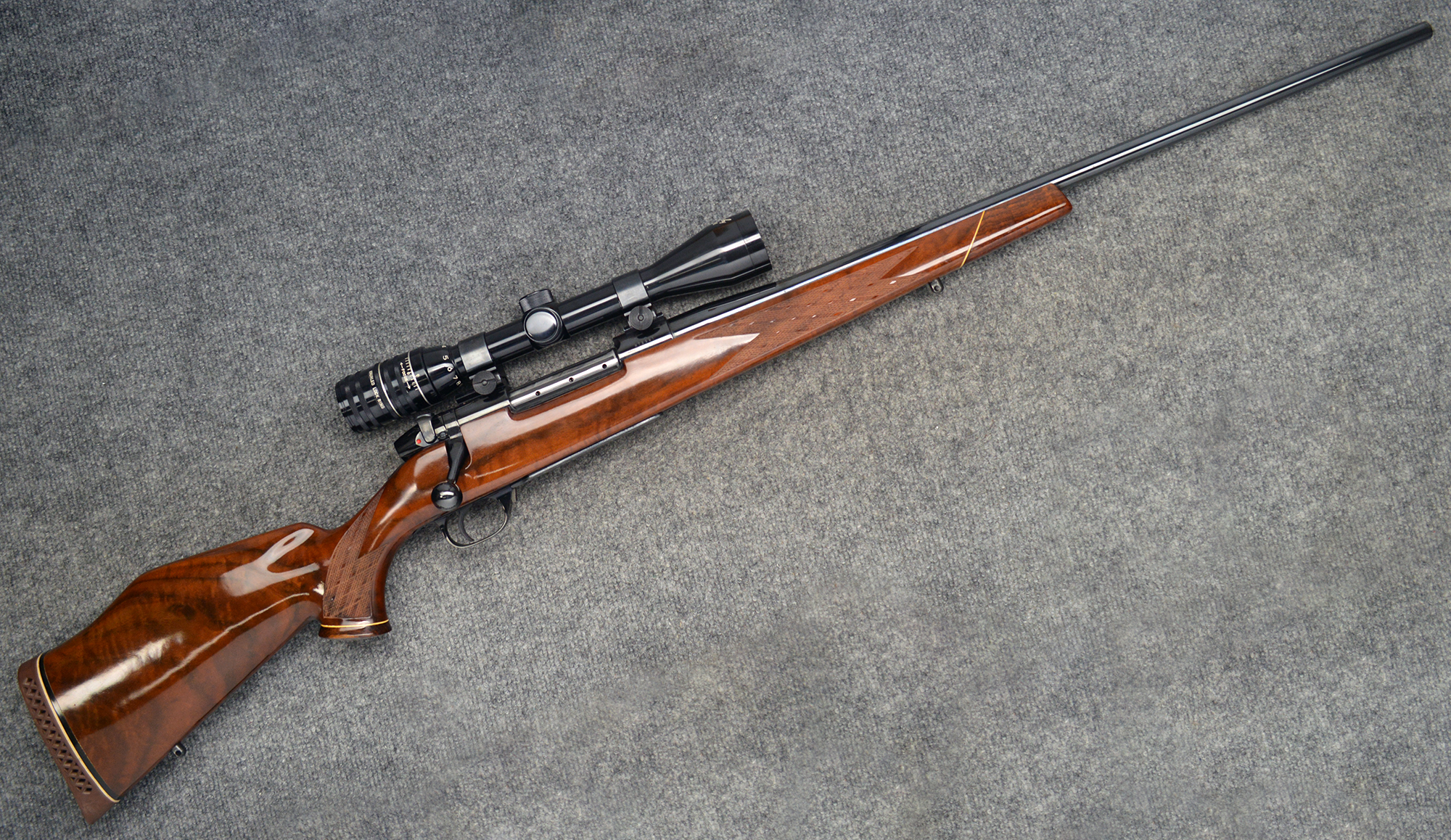 Weatherby ~ Mark V ~ .300 Wby Mag - Weatherby