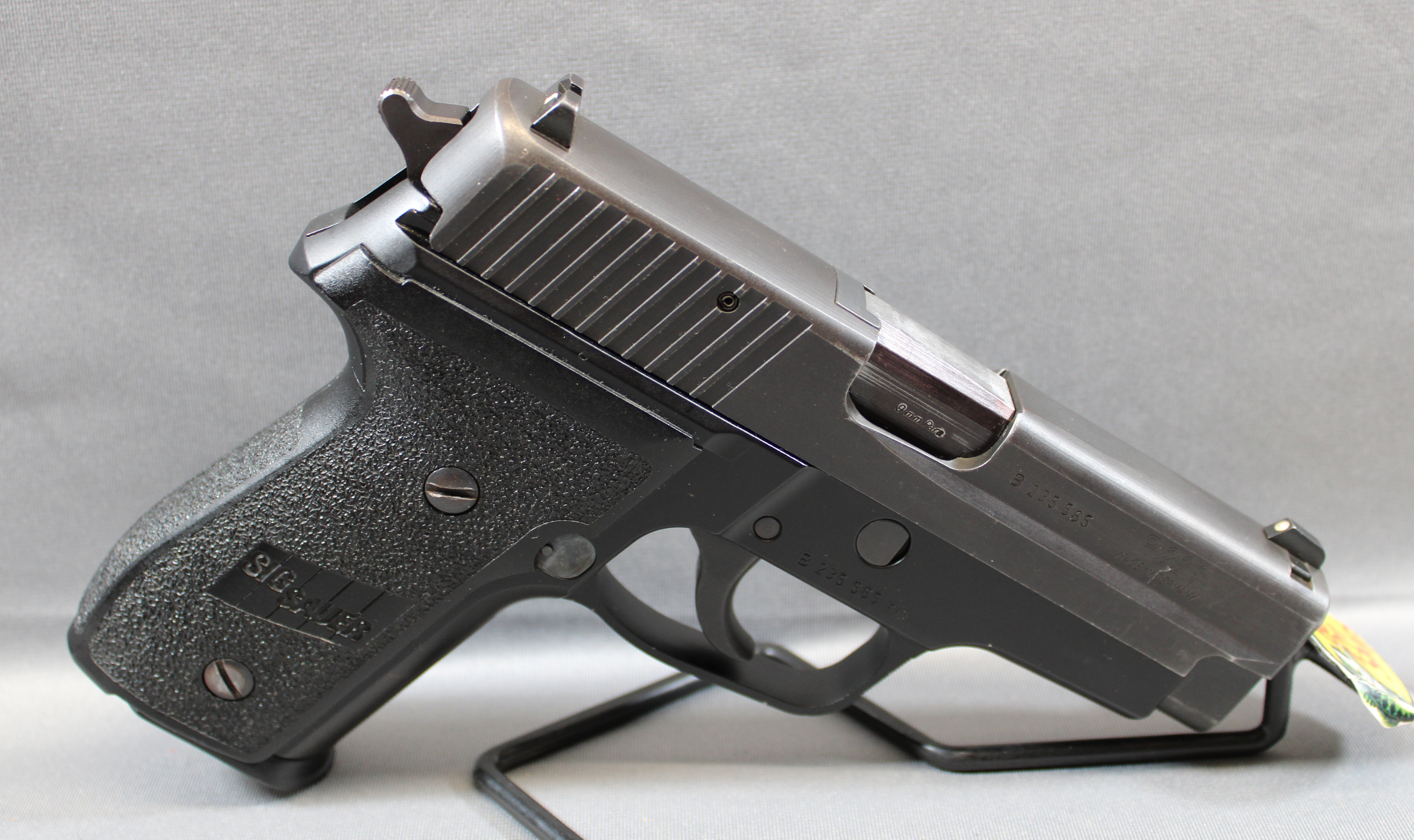 Sig Sauer ~ P228 ~ 9mm Luger - Sig Sauer