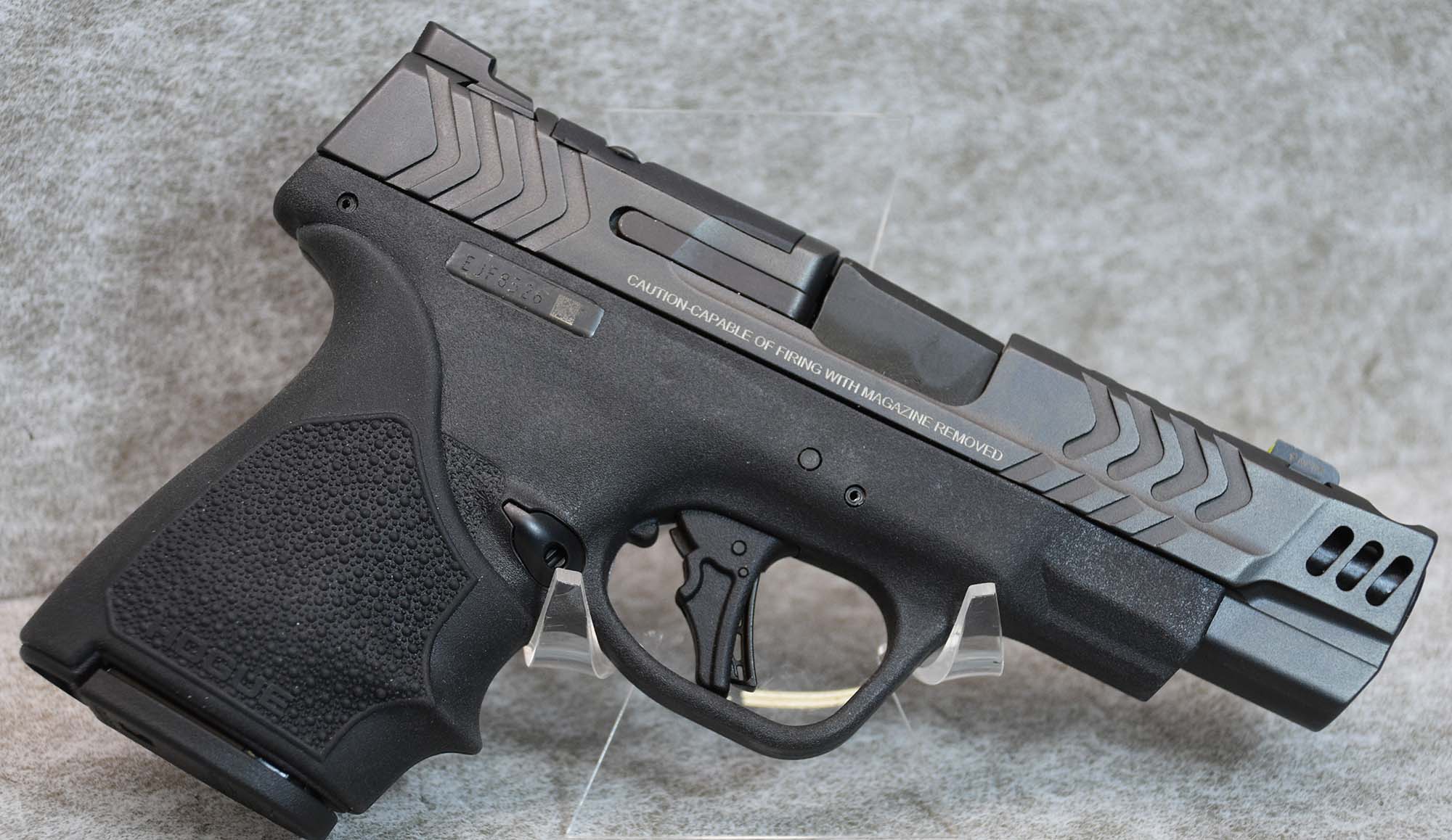 SMITH @ WESSON ~ M&ampP 9 SHIELD PLUS ~ 9MM - Smith & Wesson