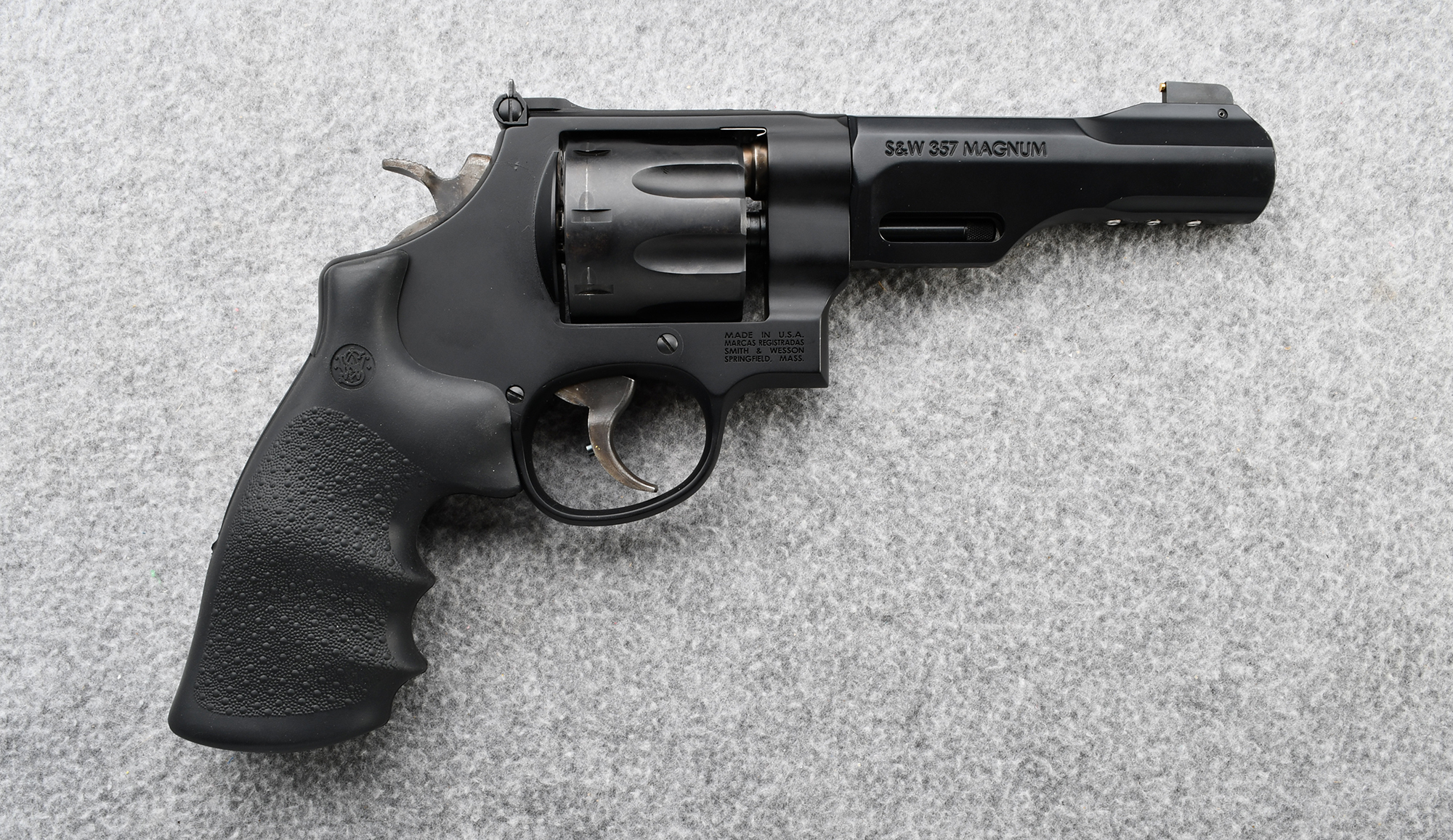 Image of Smith & Wesson ~ 327 ~ .357 Mag