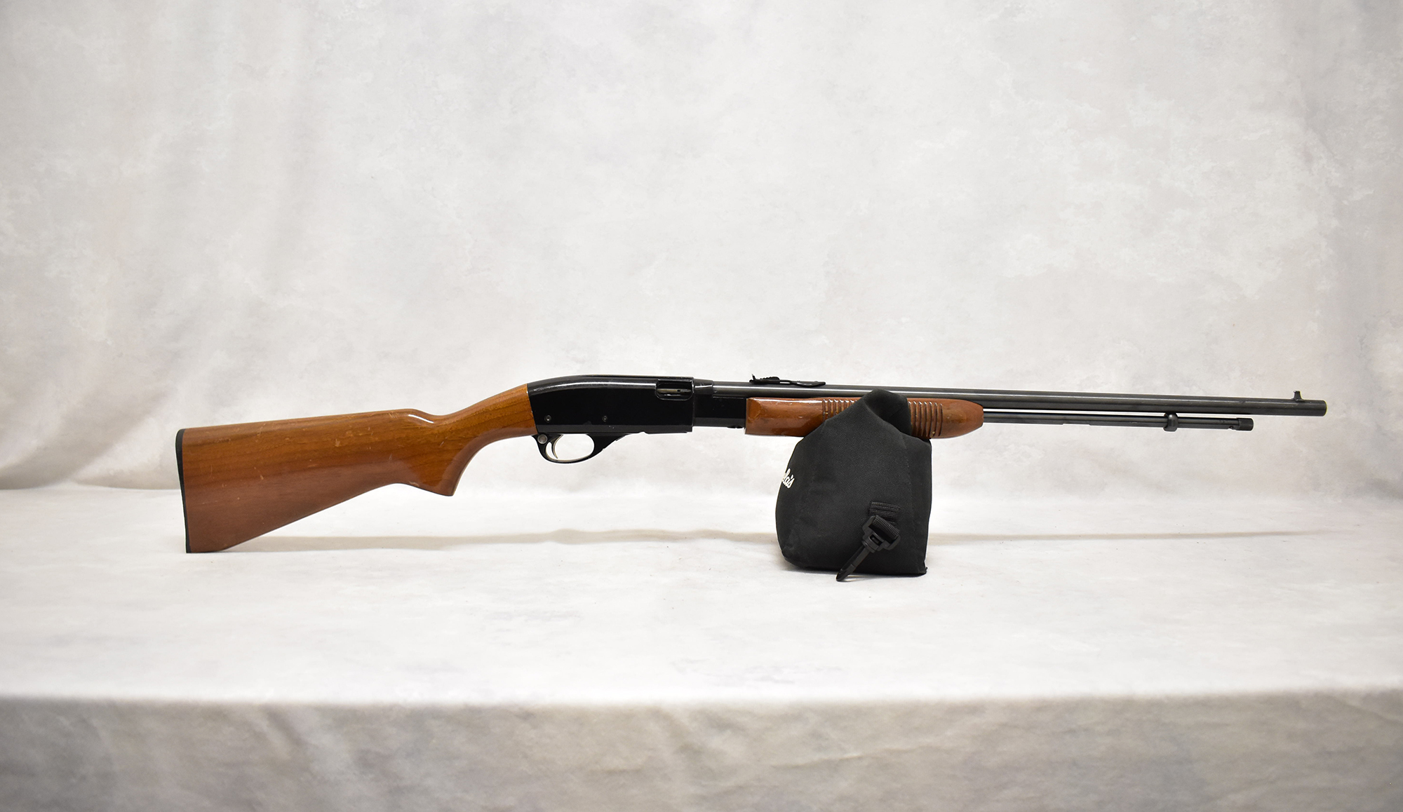 Remington Arms ~ 572 Fieldmaster ~ .22 S, L, LR, - Remington