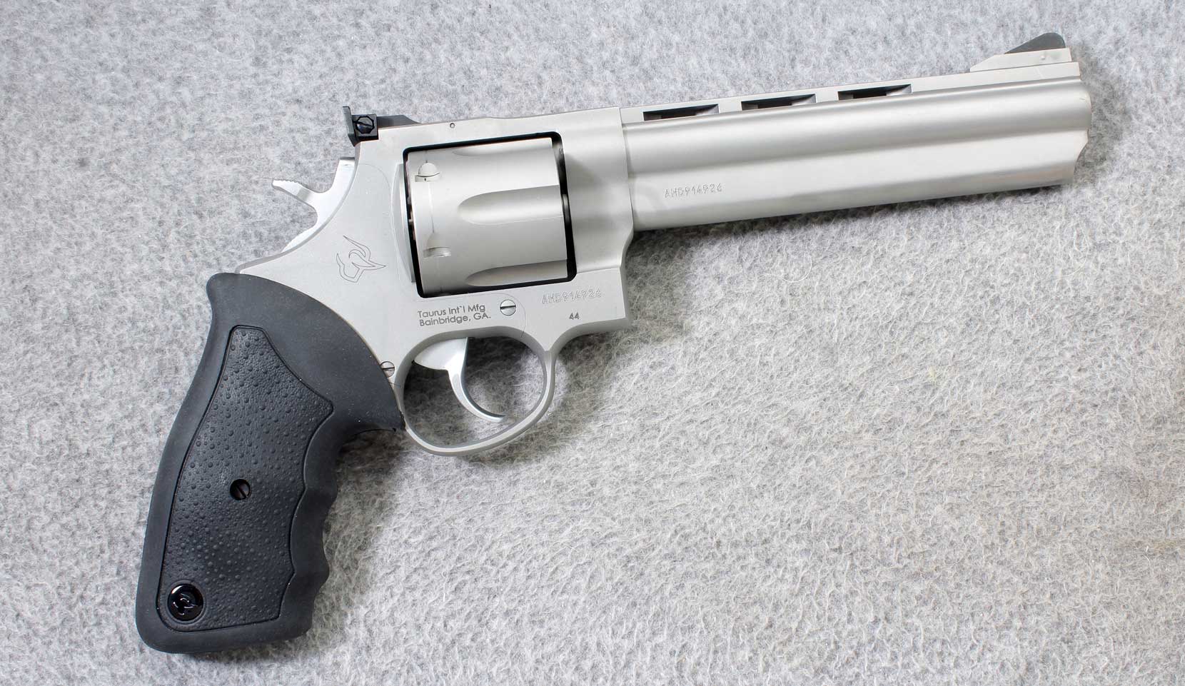 Taurus ~ Model 44 ~ .44 Mag. - Taurus