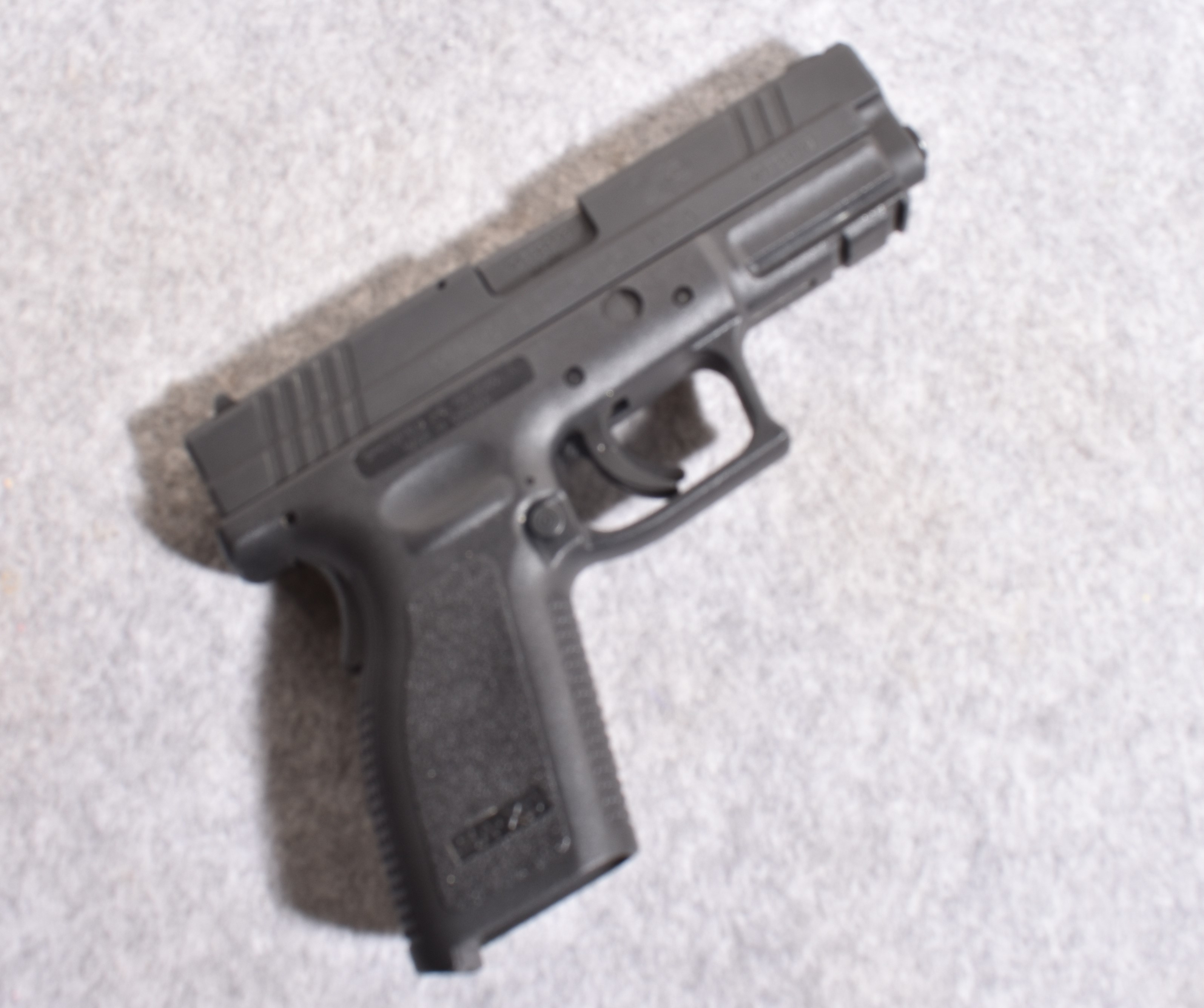 Springfield Armory XD-40 .40 S&ampW Semi Auto Pistol - Springfield Armory