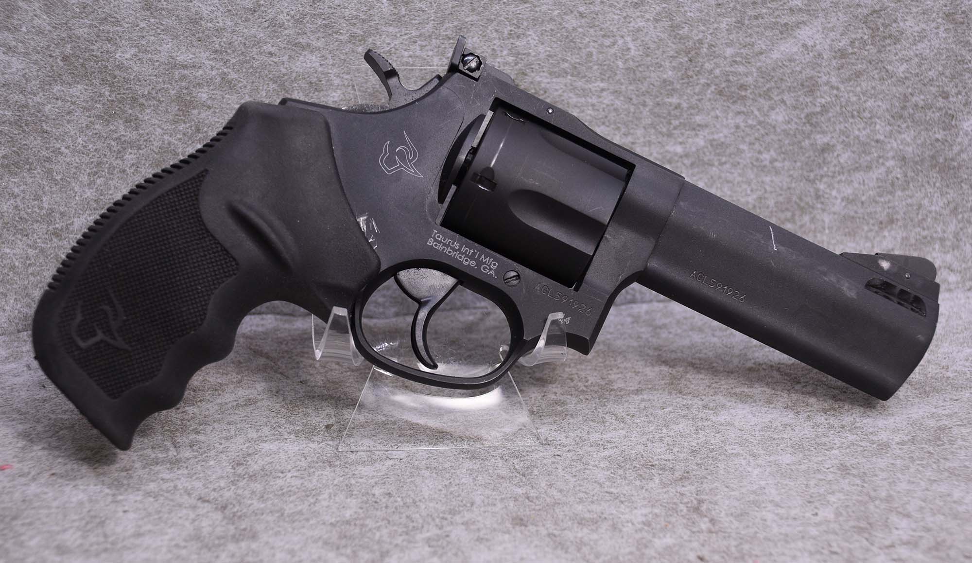 TAURUS ~ TRACKER 44 ~ .44 MAGNUM - Taurus