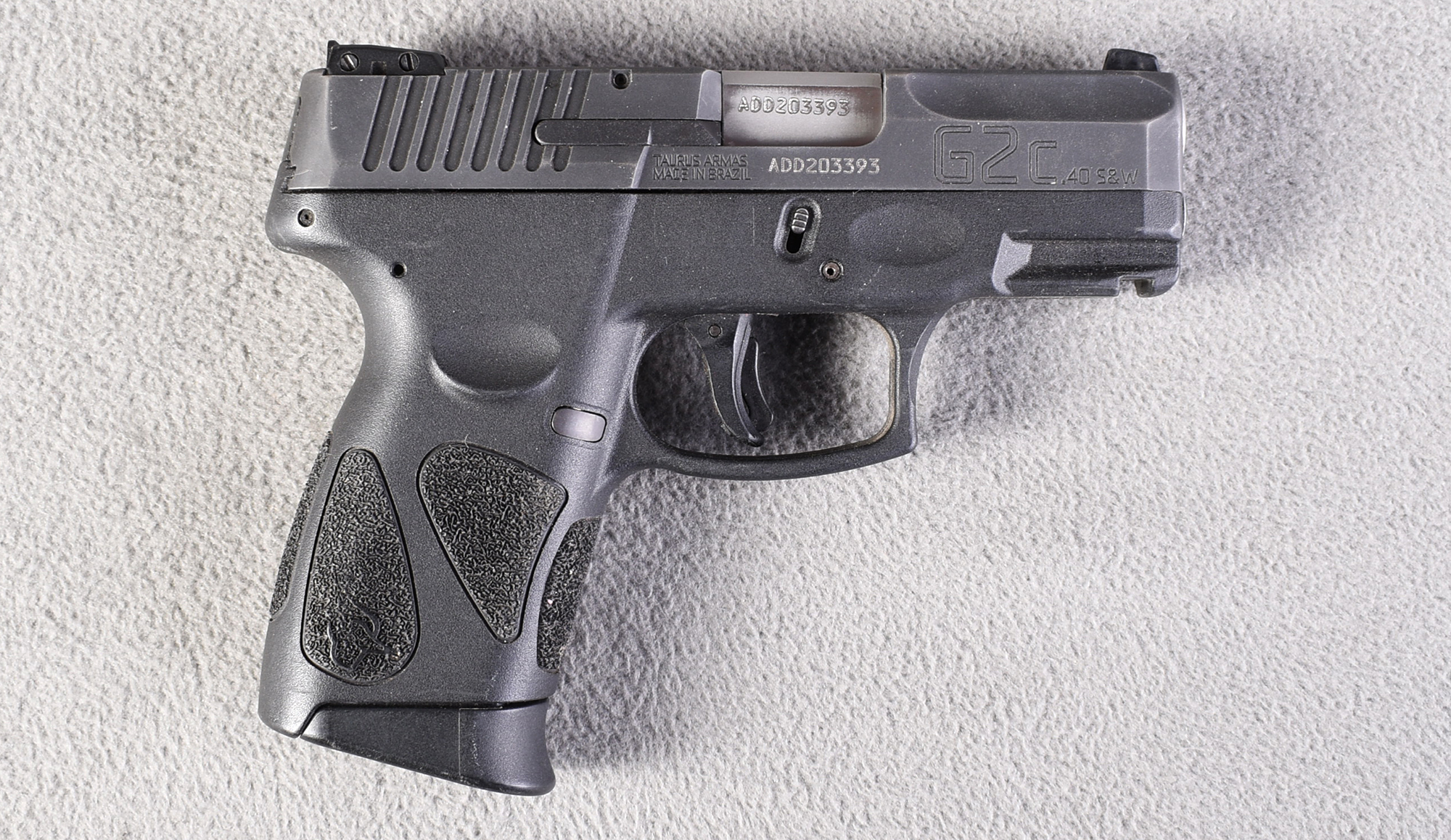 Taurus ~ PT140 G2A ~ .40 Smith & Wesson