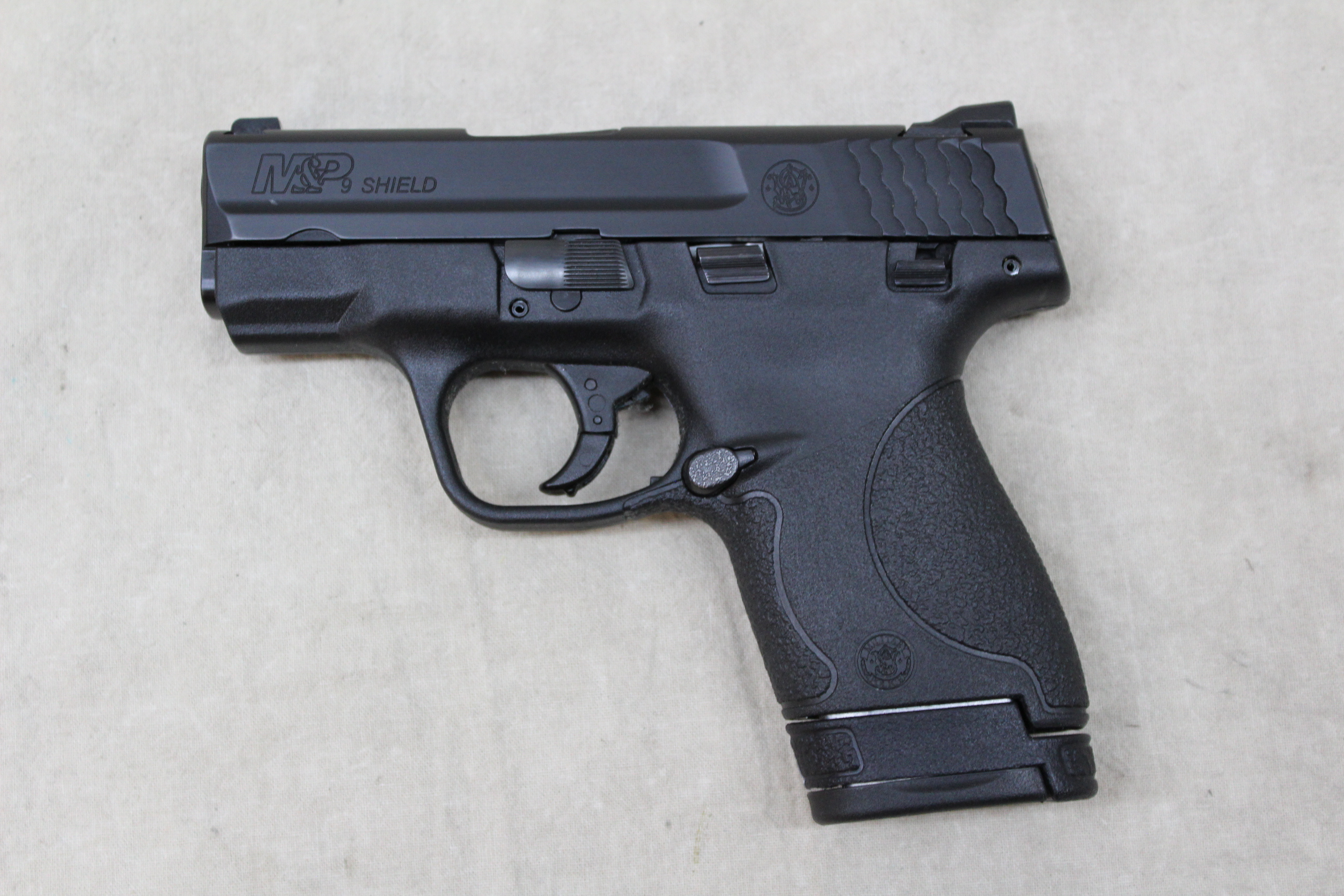 Smith &Wesson M&ampP9 Shield ~ 9mm Luger ~ - Smith & Wesson