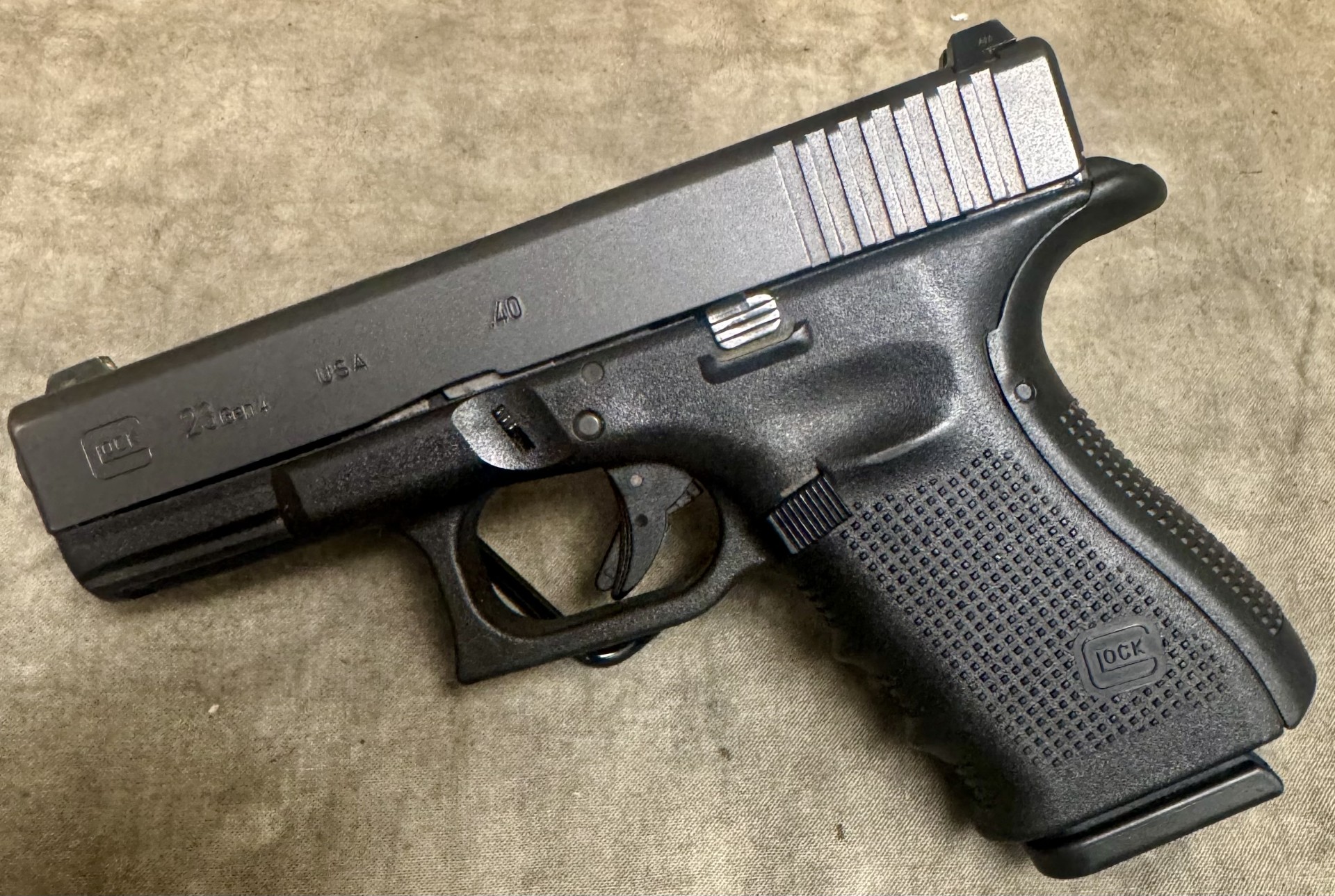 Glock~23 Gen4~.40 S&ampW - Glock