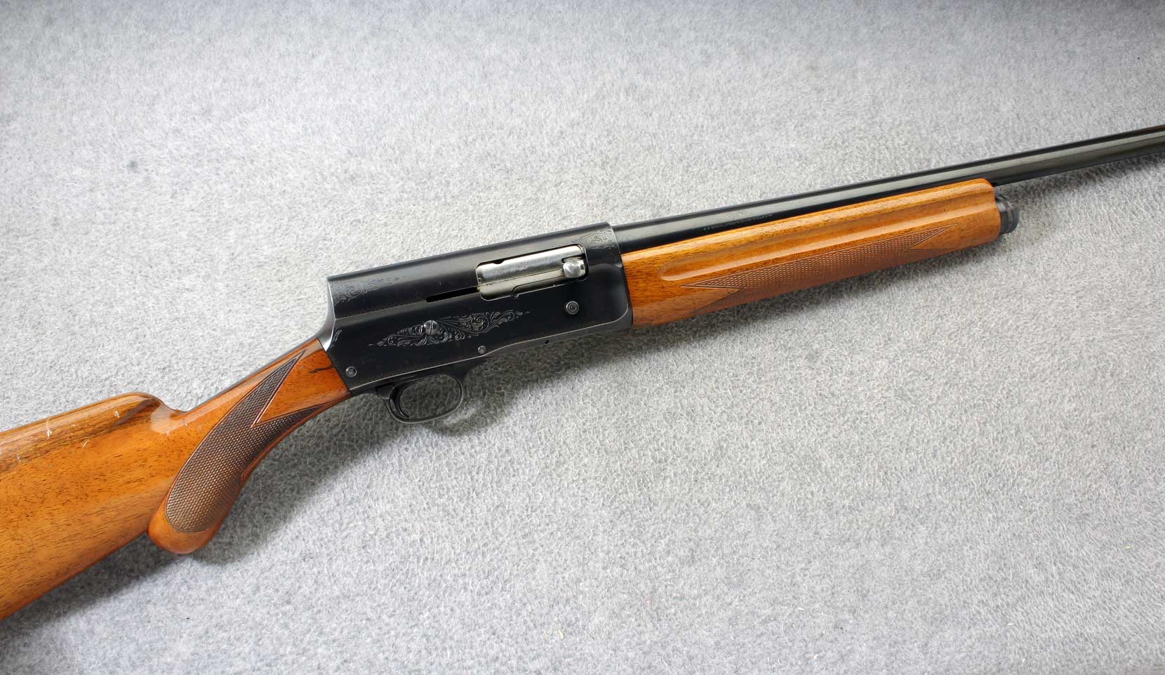 Browning ~ Auto-5 Standard Weight ~ 12 Gauge - Browning