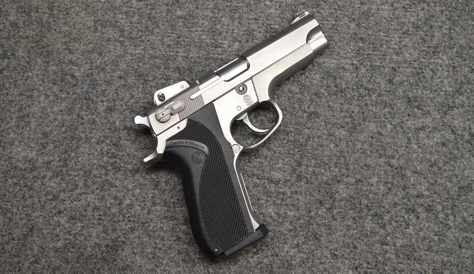 SMITH &WESSON ~ 5906 ~ 9MM LUGER - Smith & Wesson