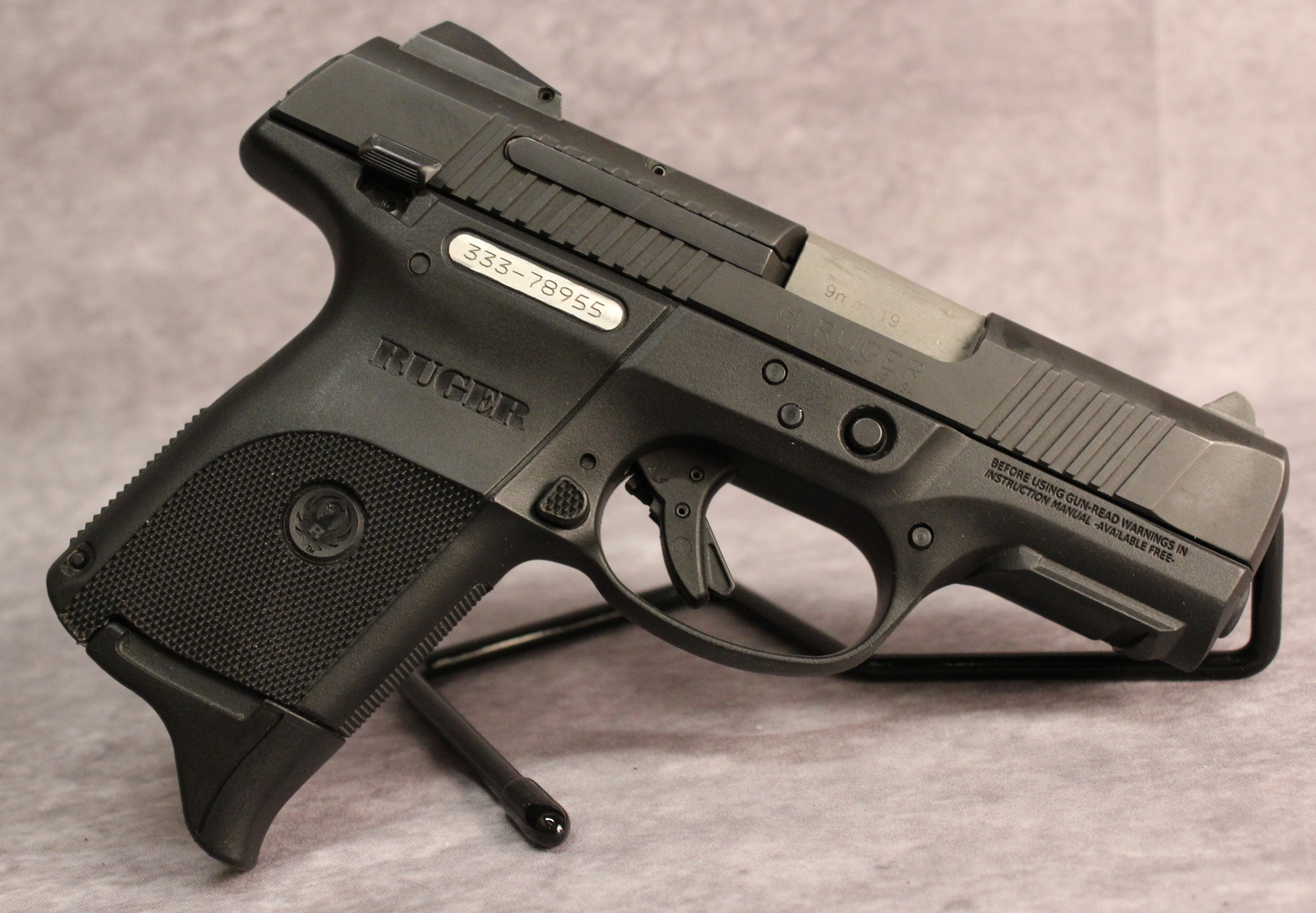 Ruger ~ SR9C ~ 9mm Luger - Ruger