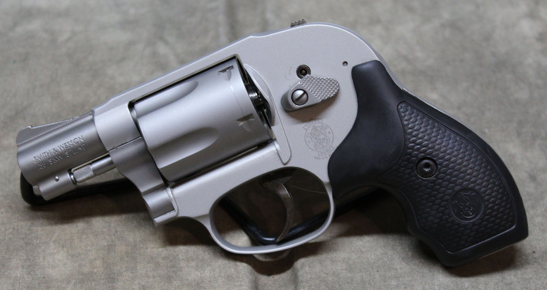 Image of Smith & Wesson ~ 638-3 ~ .38
