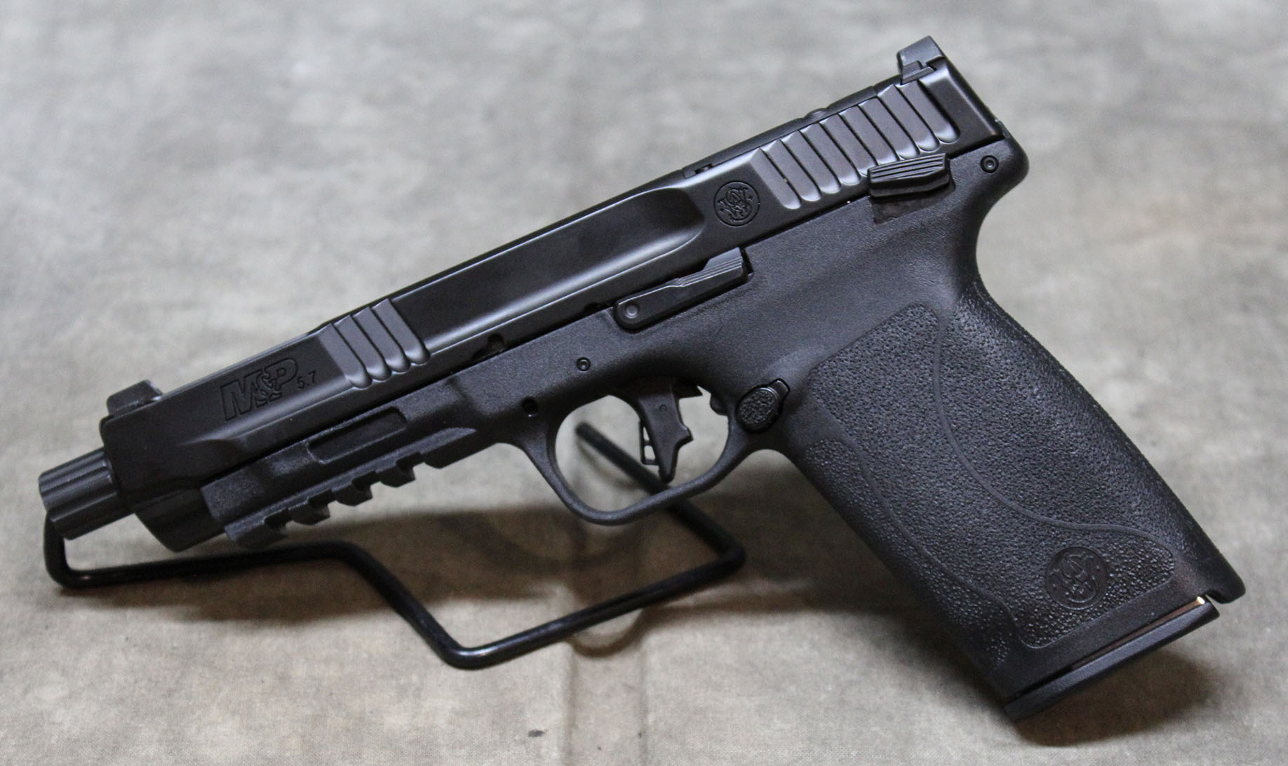 Smith &Wesson ~ M&ampP 5.7 ~ 5.7 - Smith & Wesson