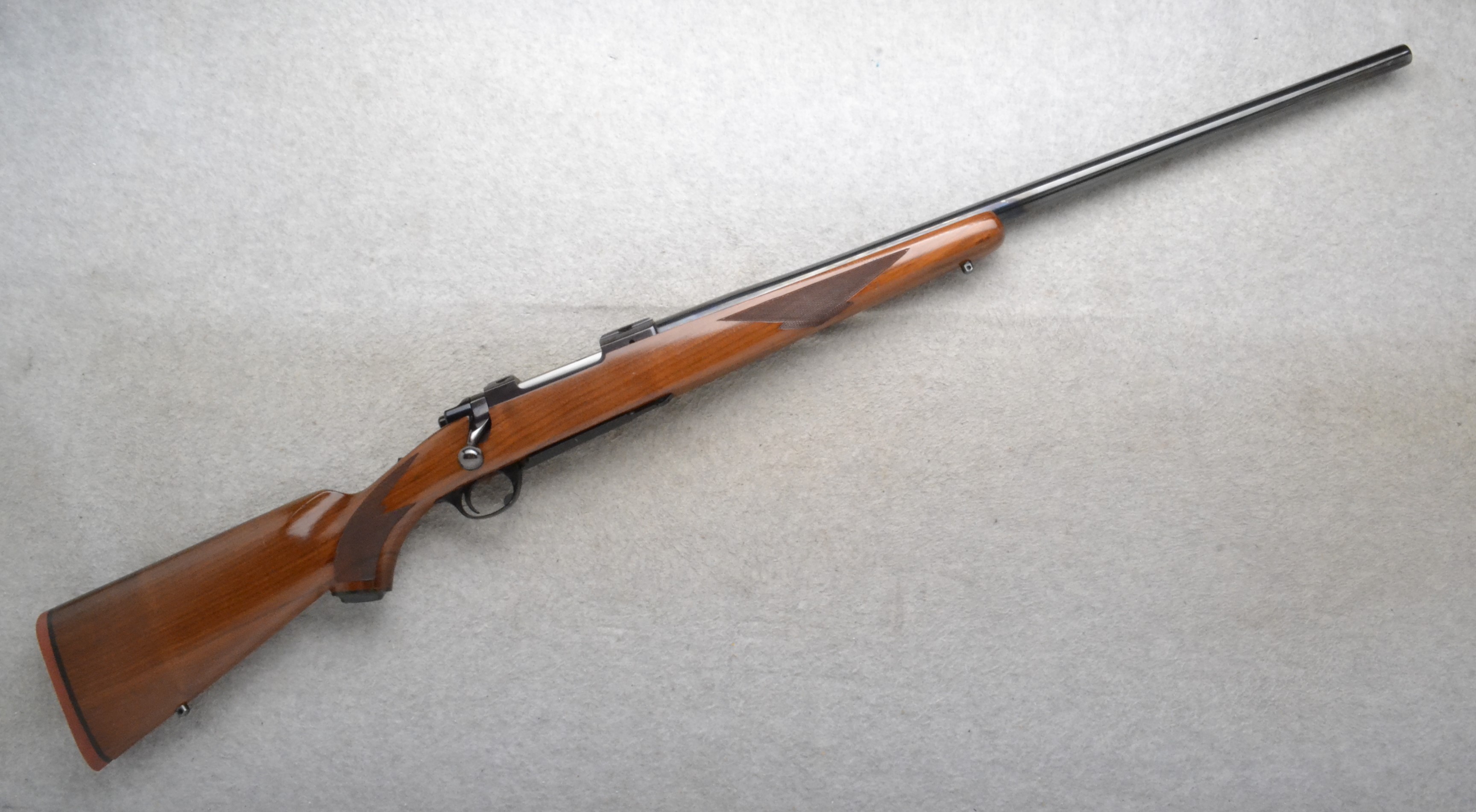 Ruger ~ M77 ~ .220 Swift - Ruger