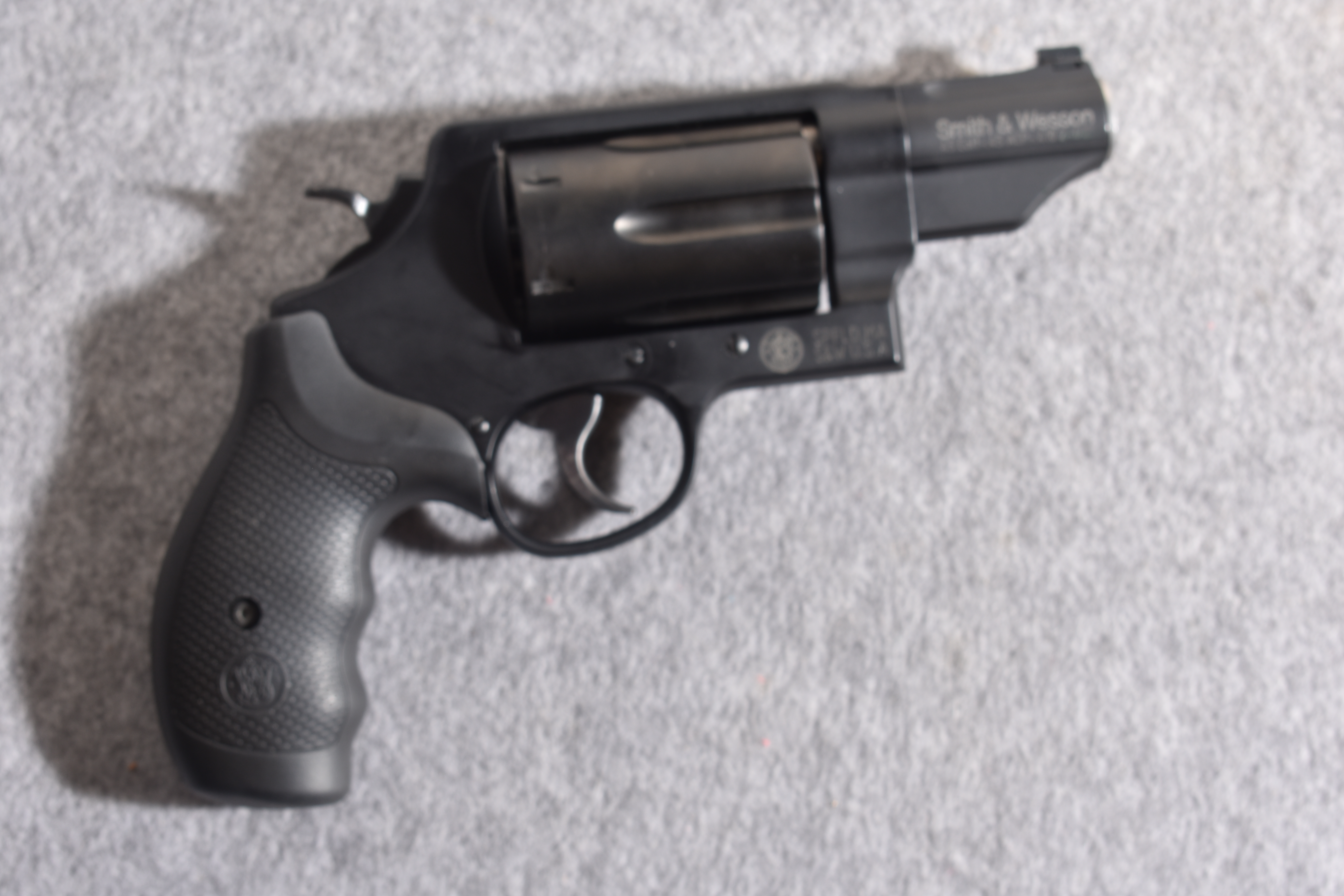 Smith &Wesson Governor .45 Colt/.45 ACP/.410 Revolver - Smith & Wesson