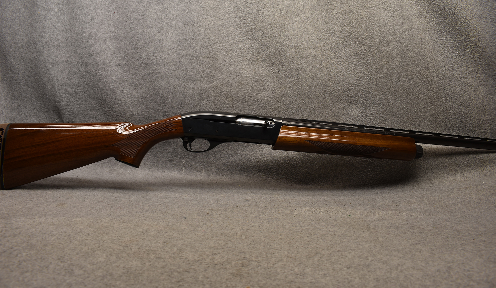 Remington ~ Model 1100 ~ 20 Gauge - Remington
