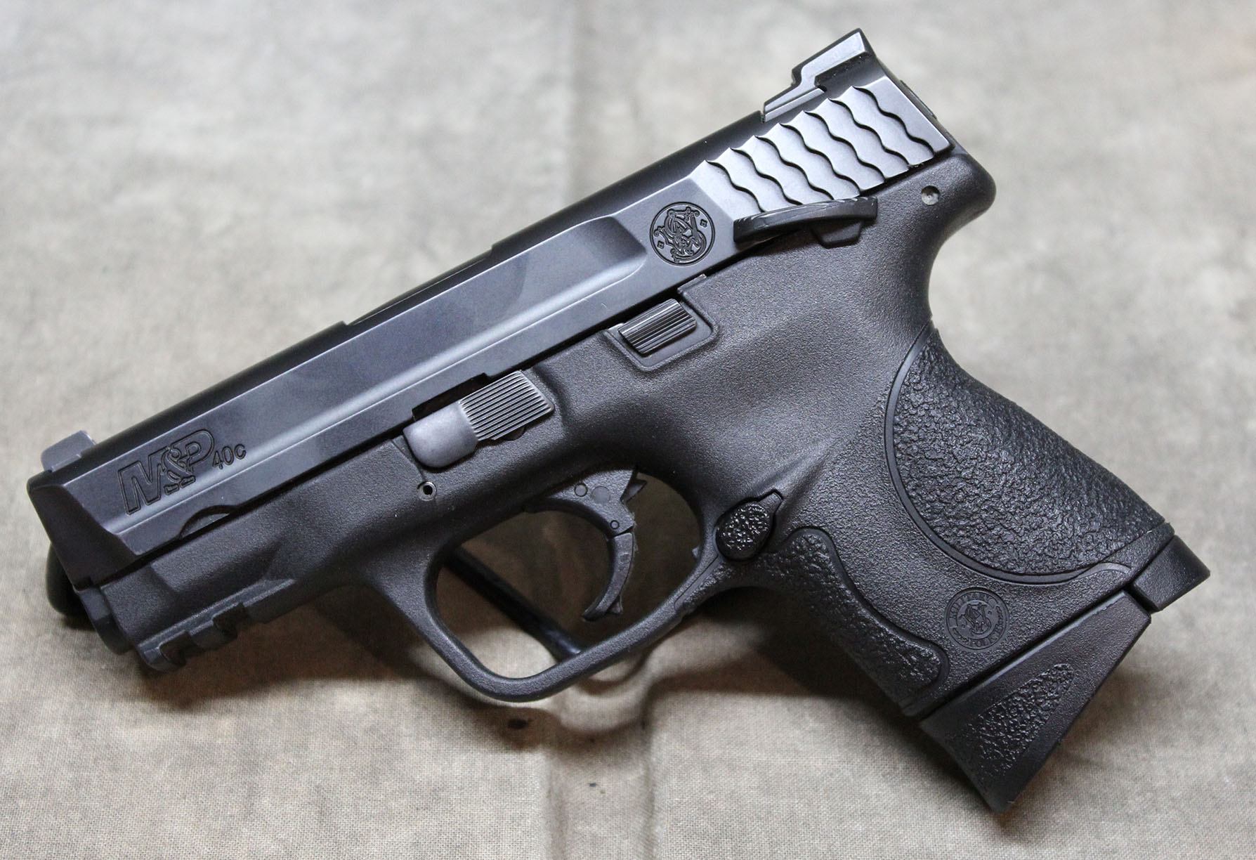 Image of Smith & Wesson ~ M&P 40C ~ .40