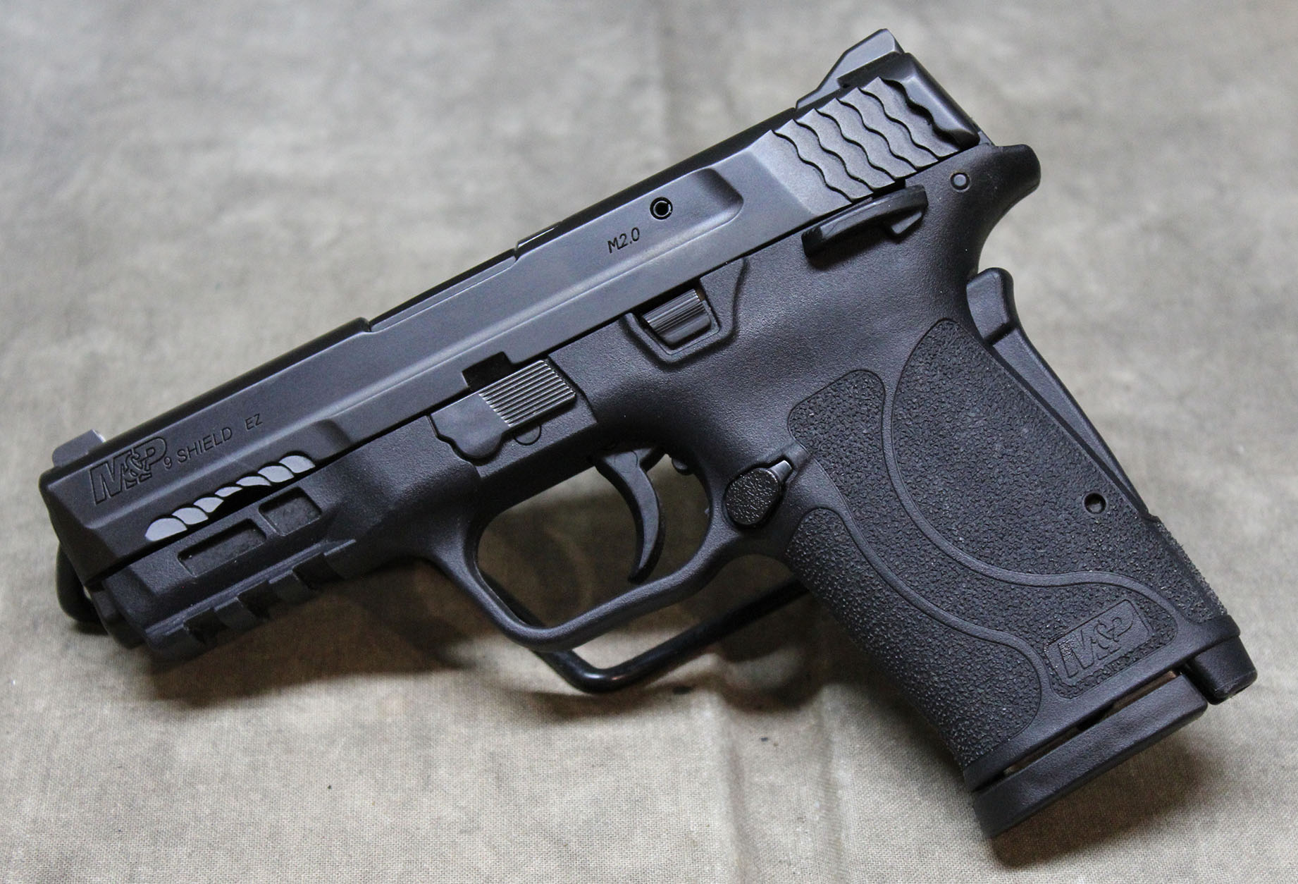 Smith &Wesson ~ M&ampP 9 Shield EZ ~ 9mm - Smith & Wesson