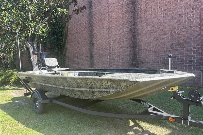  2027 TRACKER GRIZZLY 1654 T SPORTSMAN - $20120.00 at Bass Pro Shops