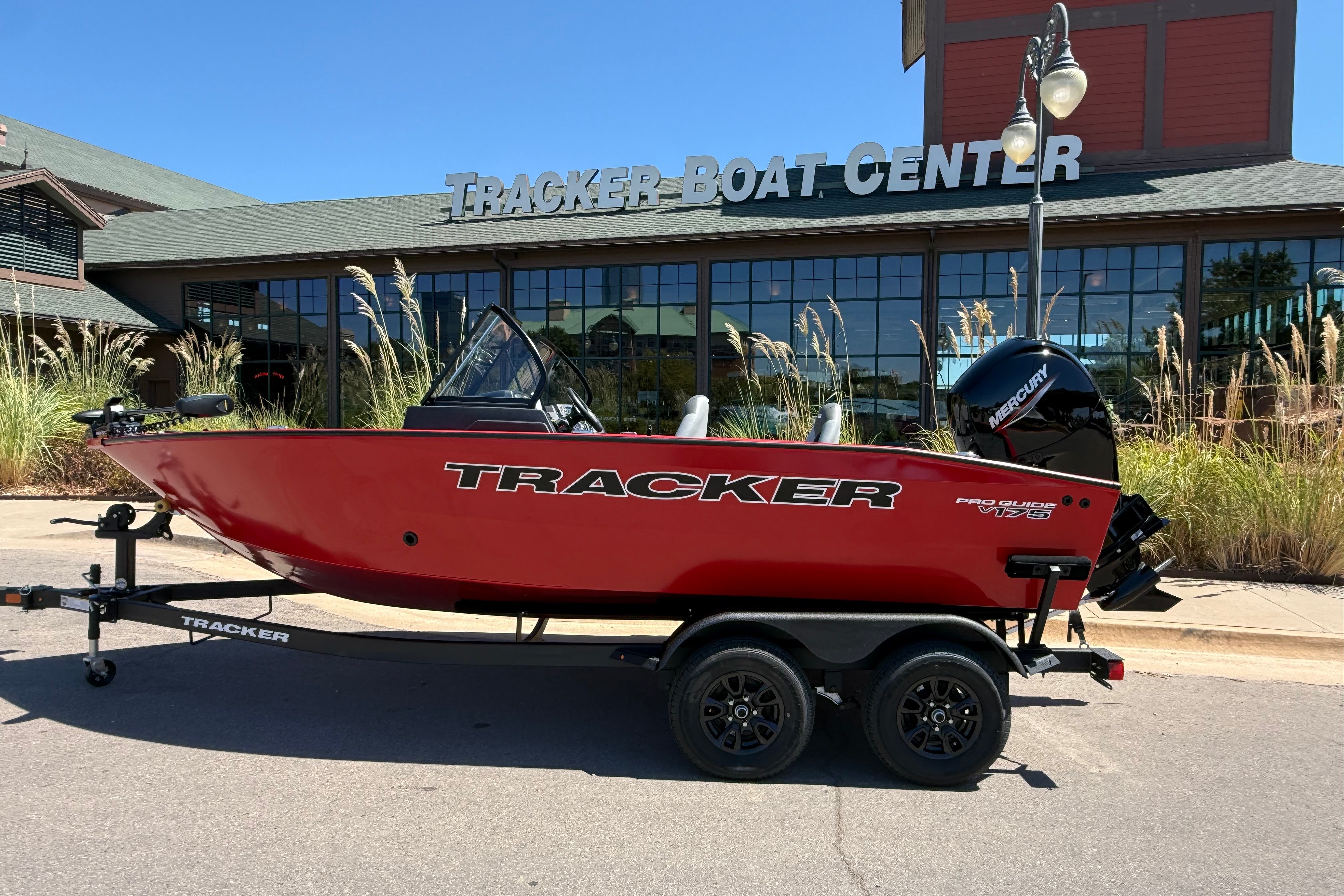 Image of 2027 TRACKER PRO GUIDE V-175 WT