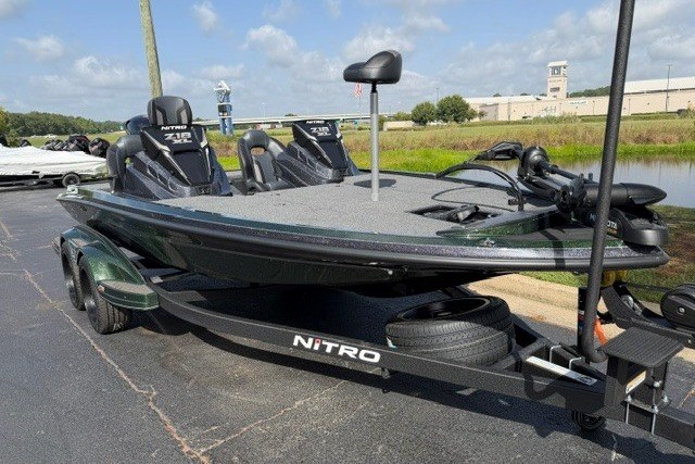  2027 NITRO Z18 XL - $49775.00 at Bass Pro Shops
